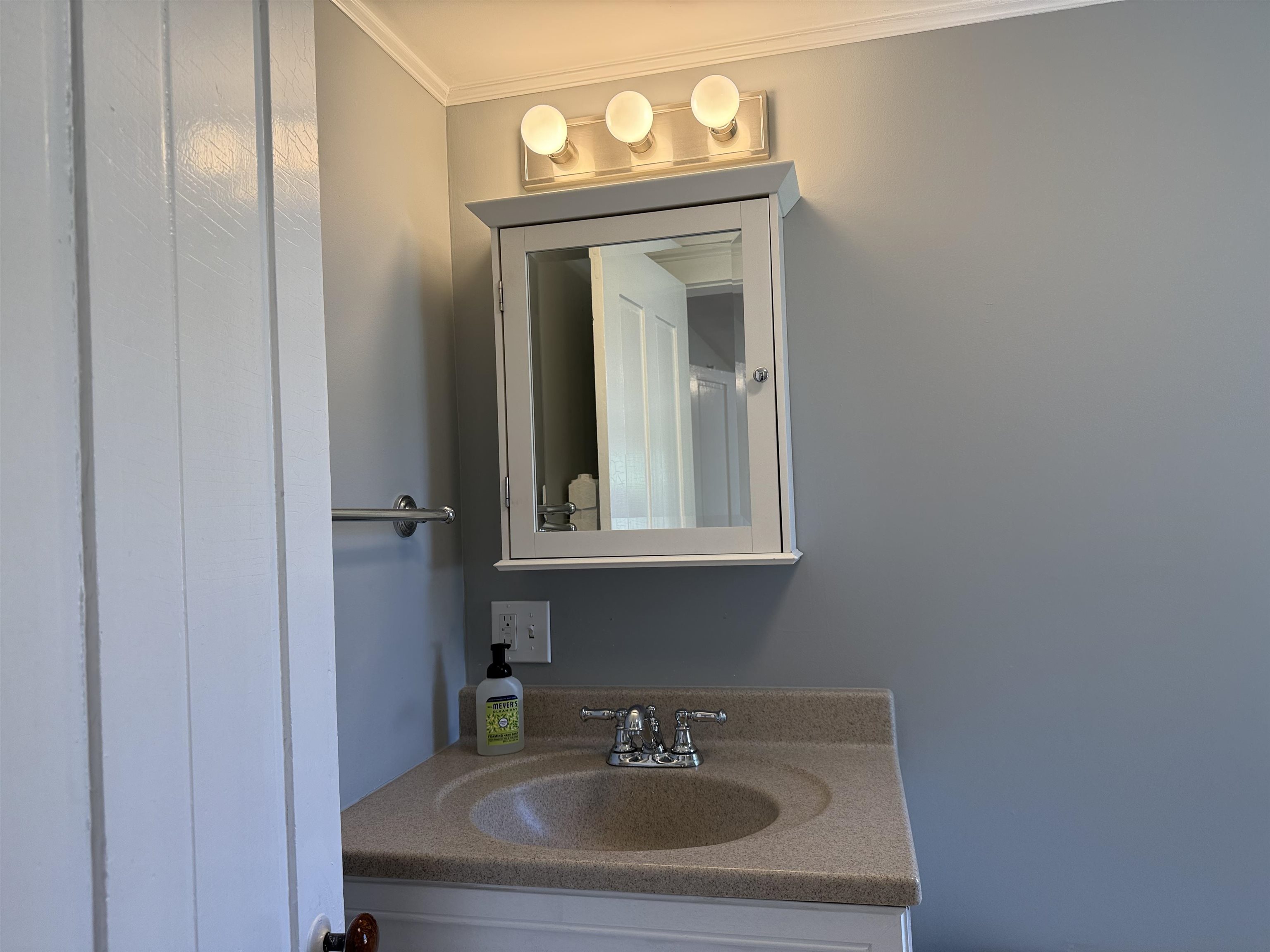 Full Bath 23558131