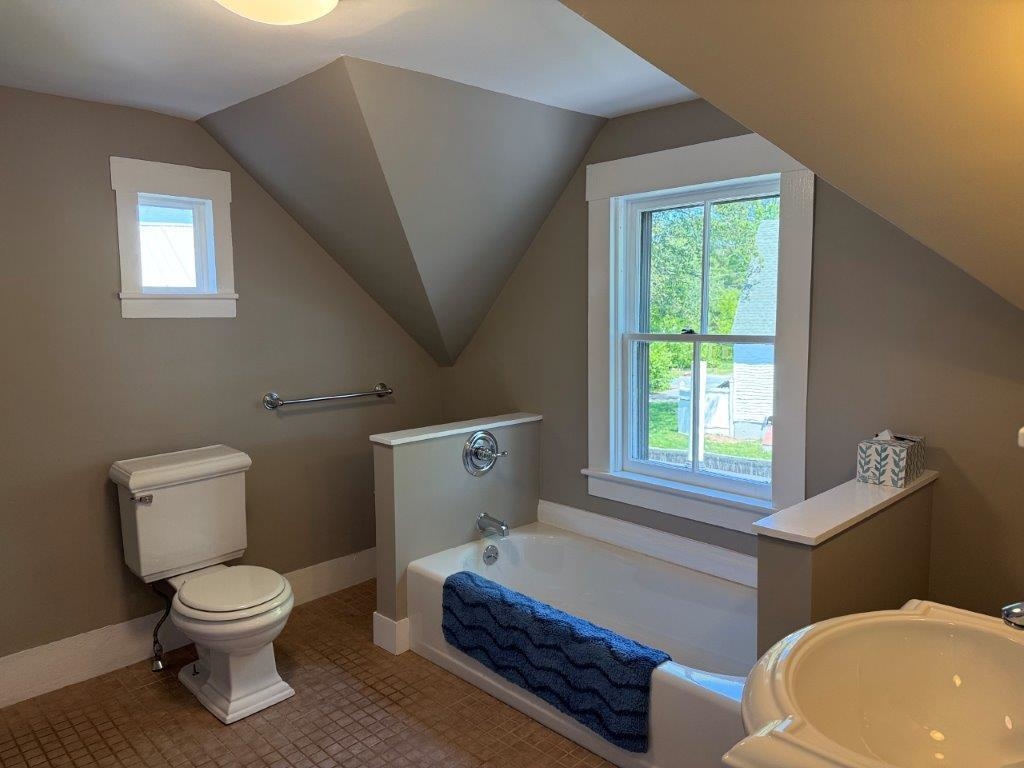 Second Floor Bath 23557251