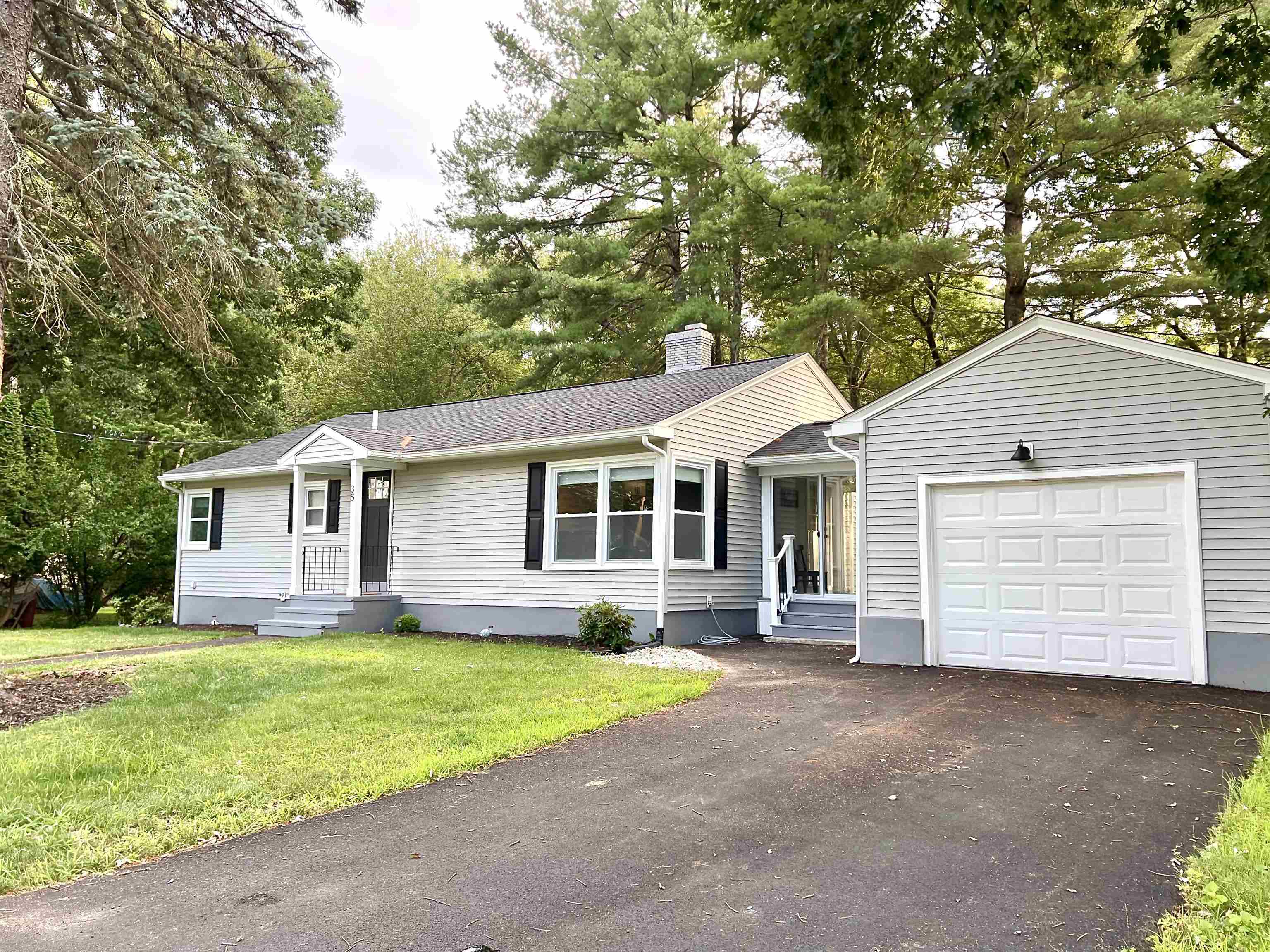 MLS 5050888: 35 Linwood Avenue, Salem NH