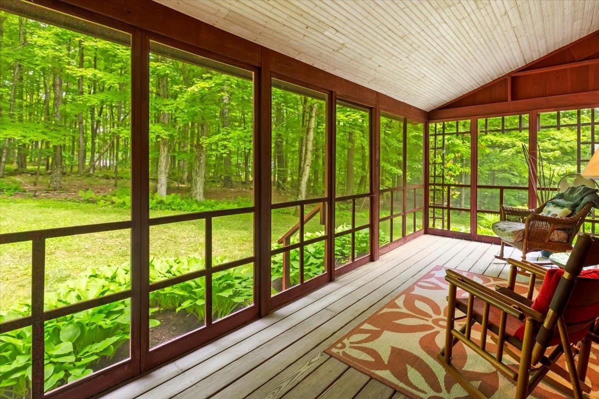 Screened porch with privacy