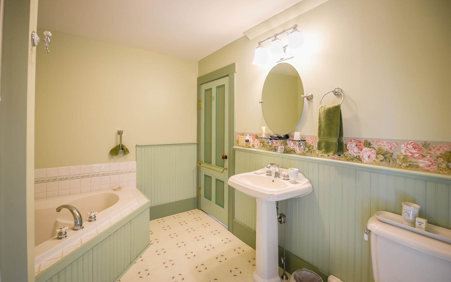 Garden Suite private Bath