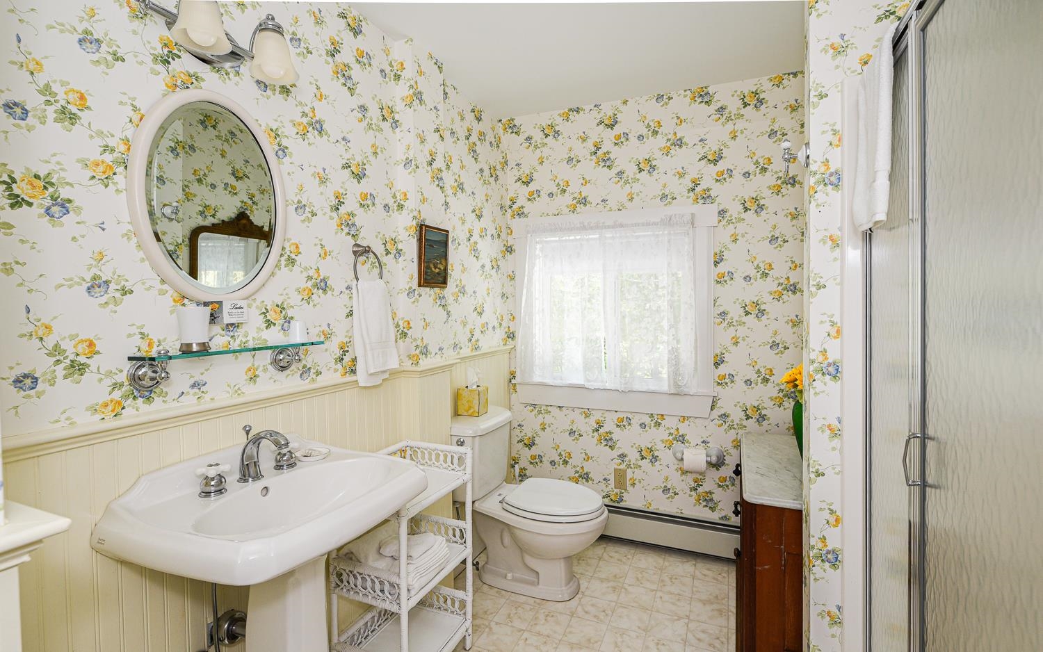 Cottage room private bath