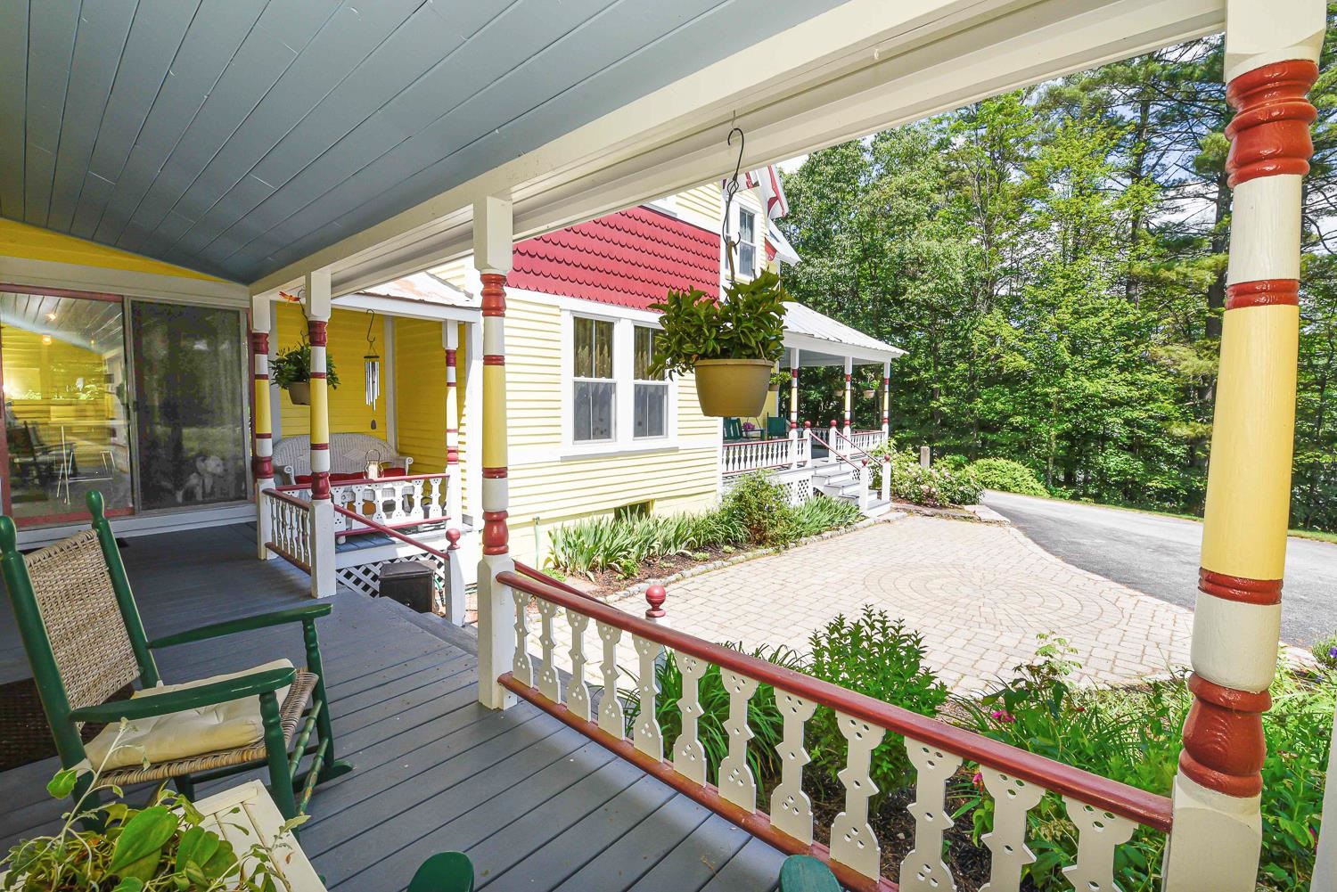 Center porch