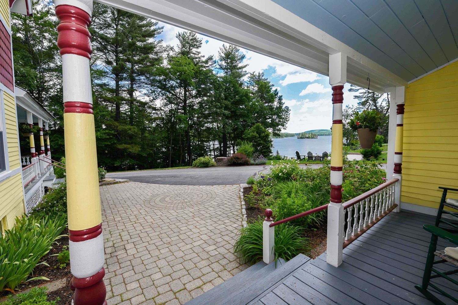 Center porch