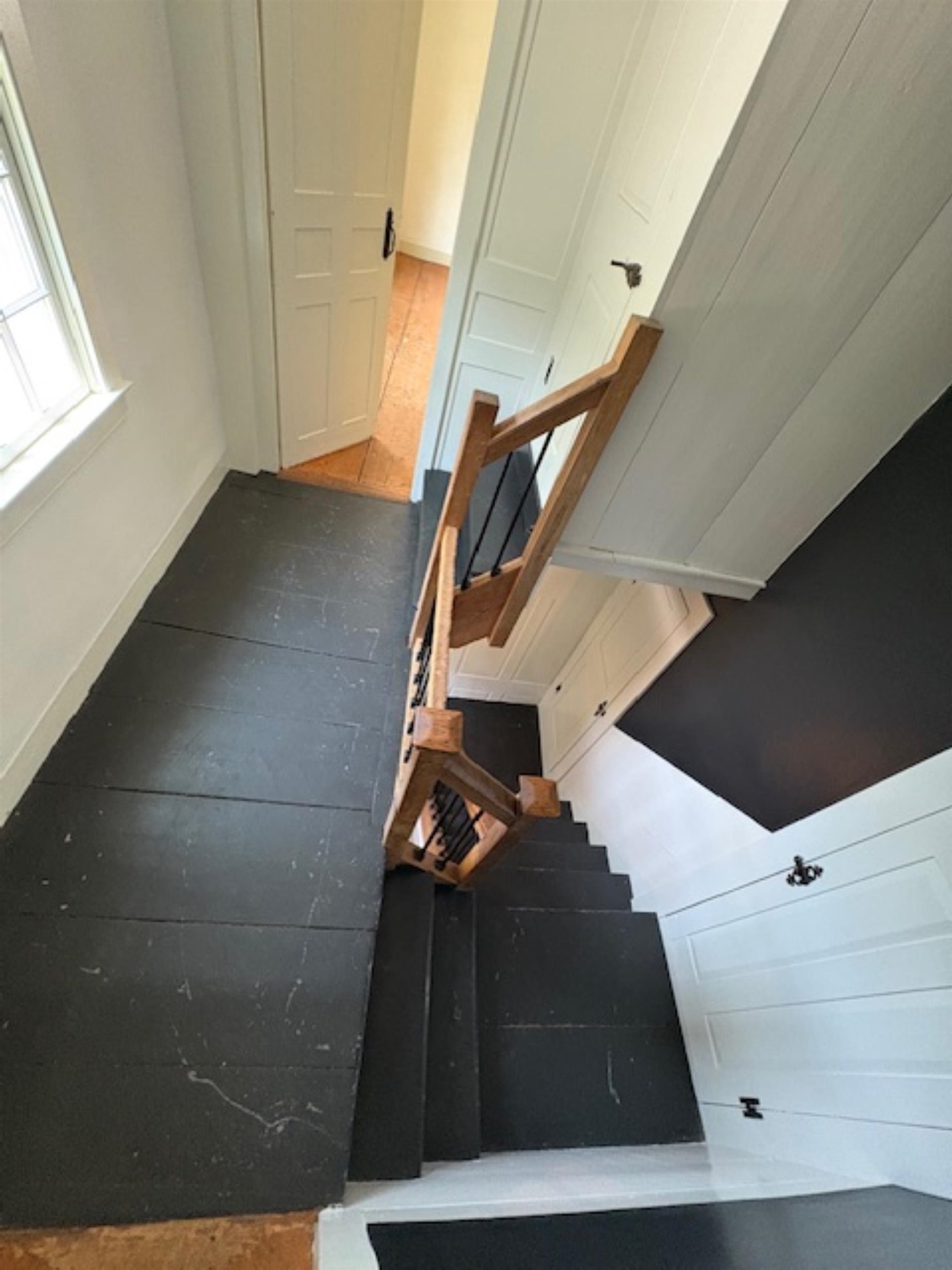 stairway to 2nd floor