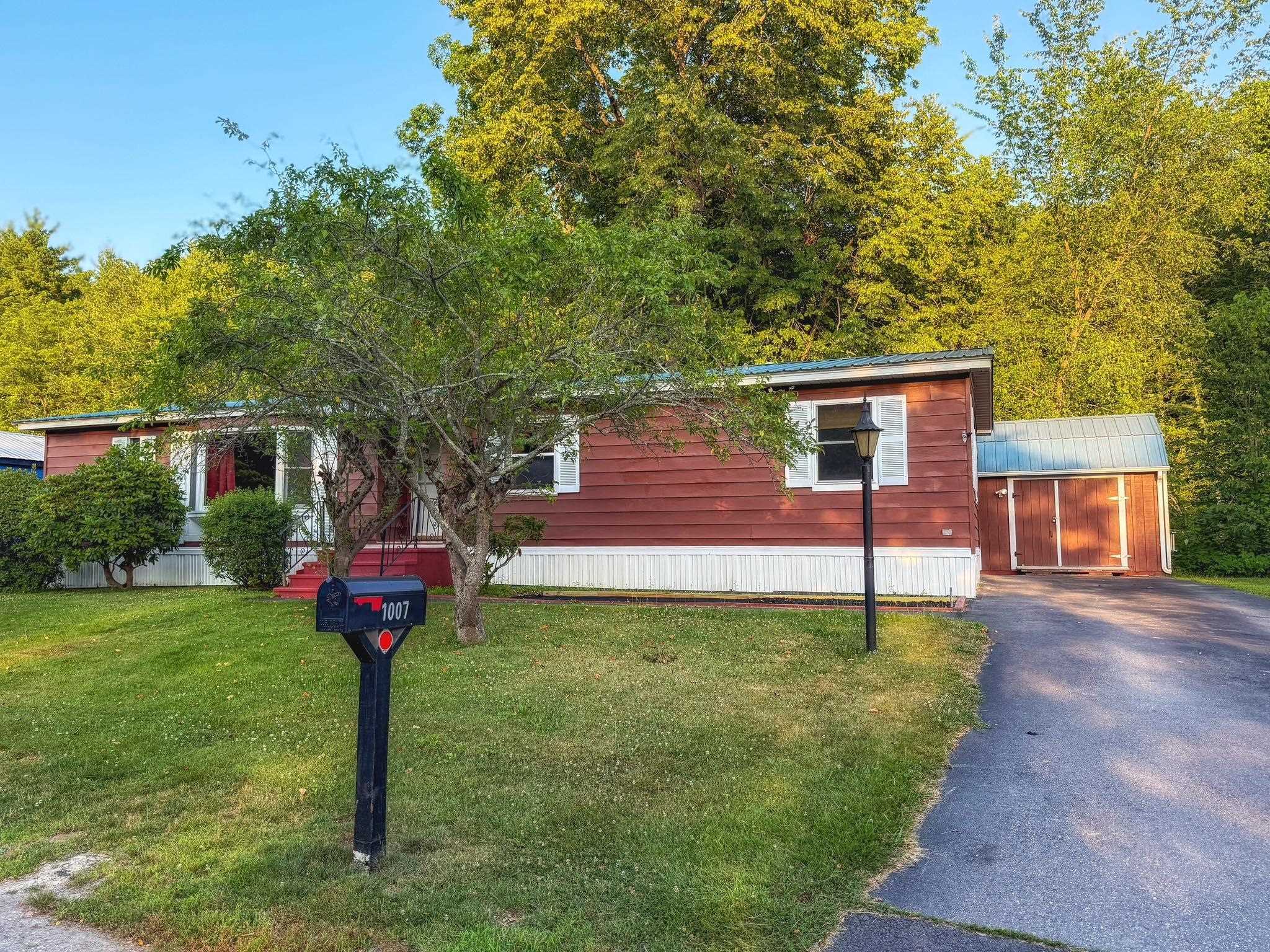 Photo of 1007 Camelot Drive Exeter NH 03833