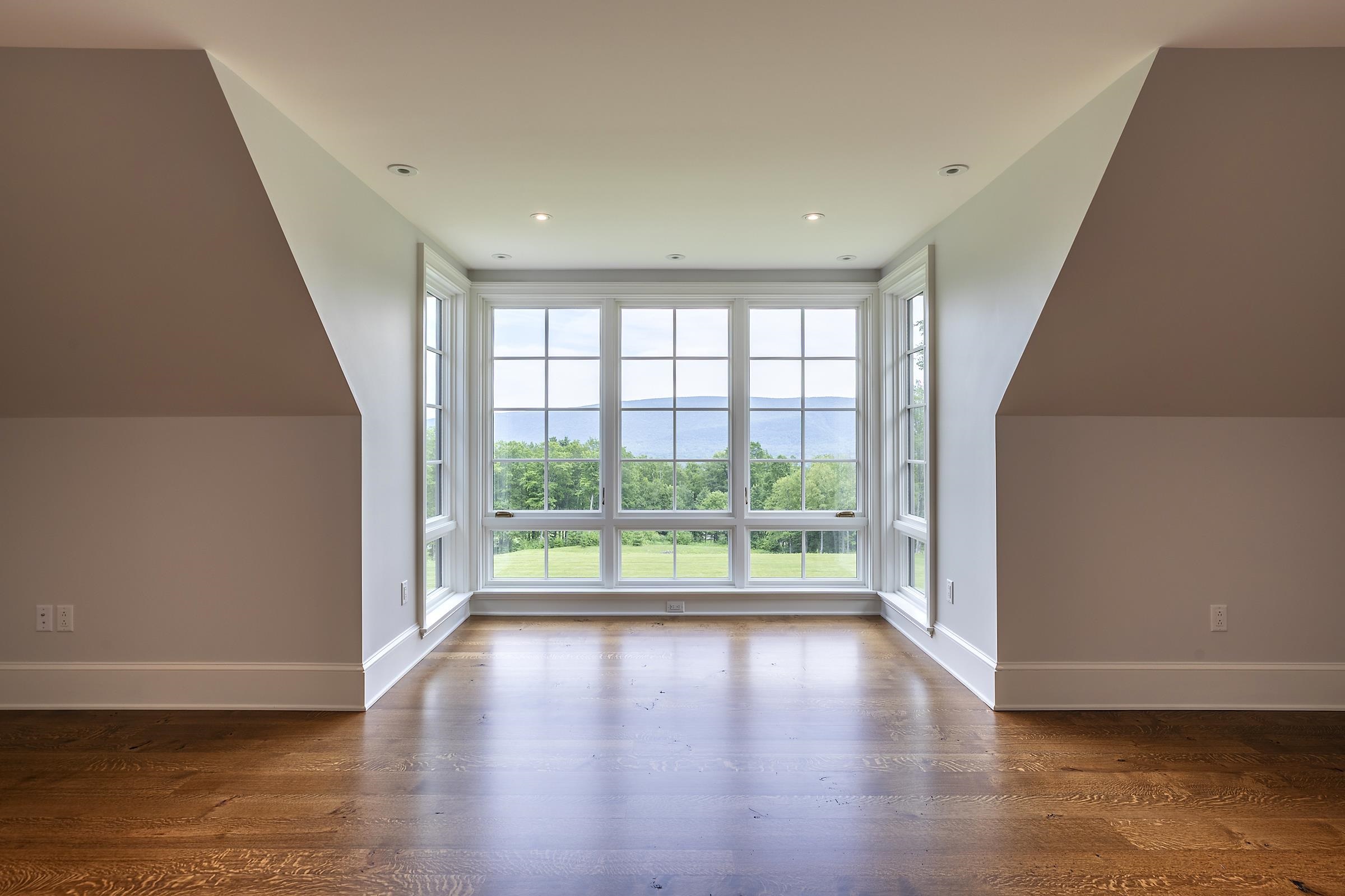 2nd floor bedroom