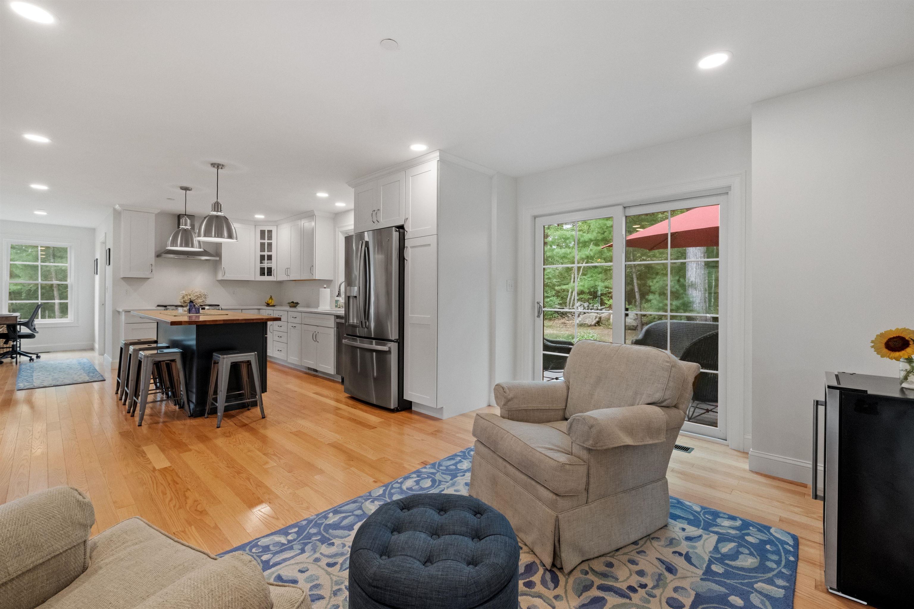 Sitting Area/Eat-In Kitchen Overlooks Deck and Yard