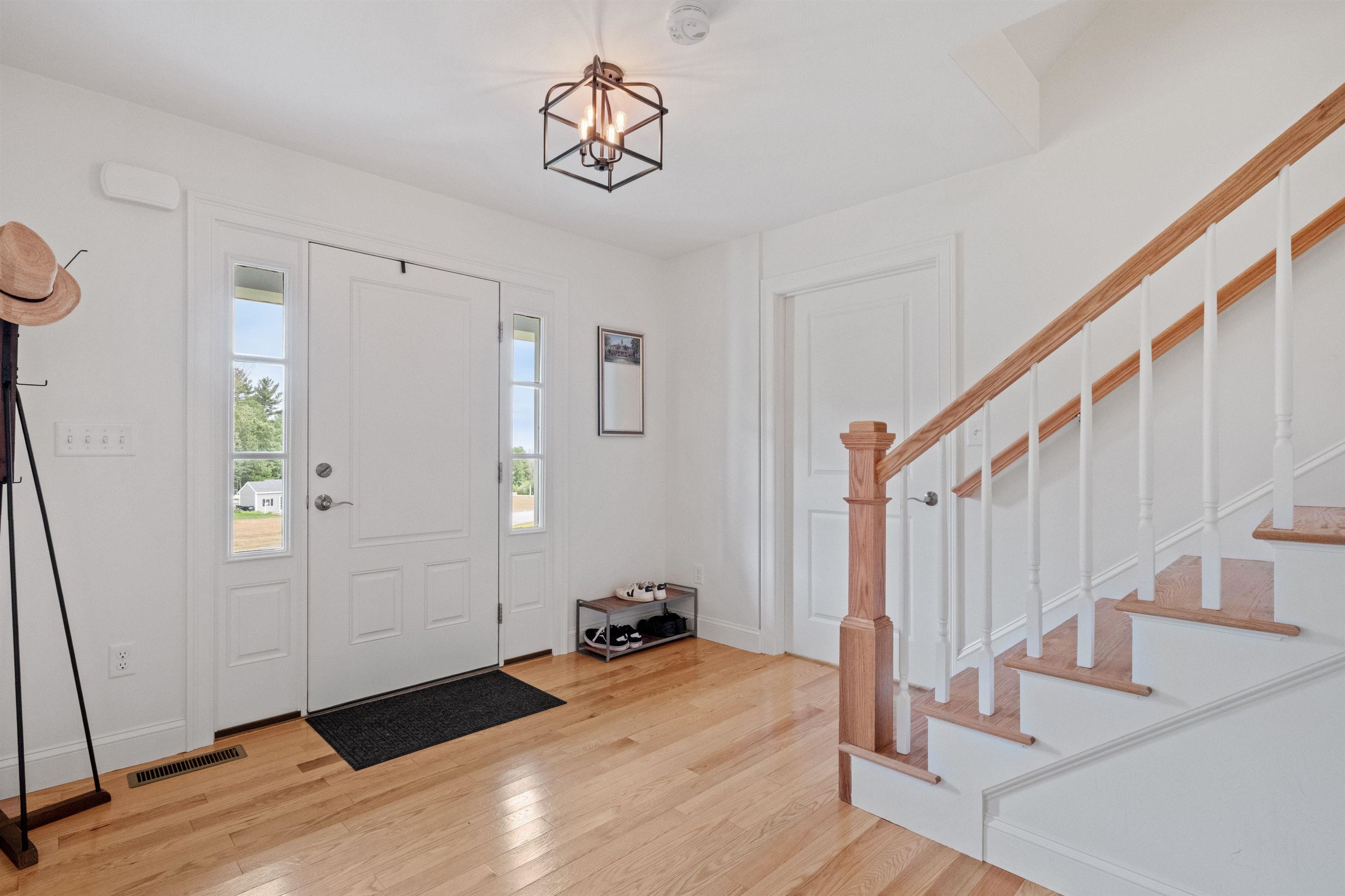Spacious and Gracious Foyer