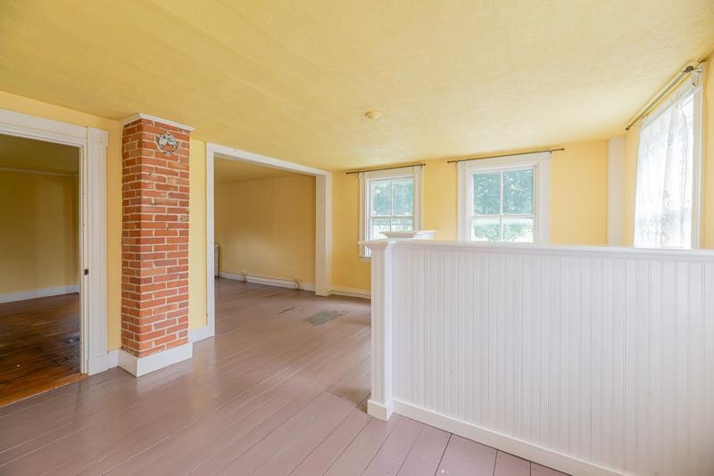 Office/Retail Space w/ Removable Dividers