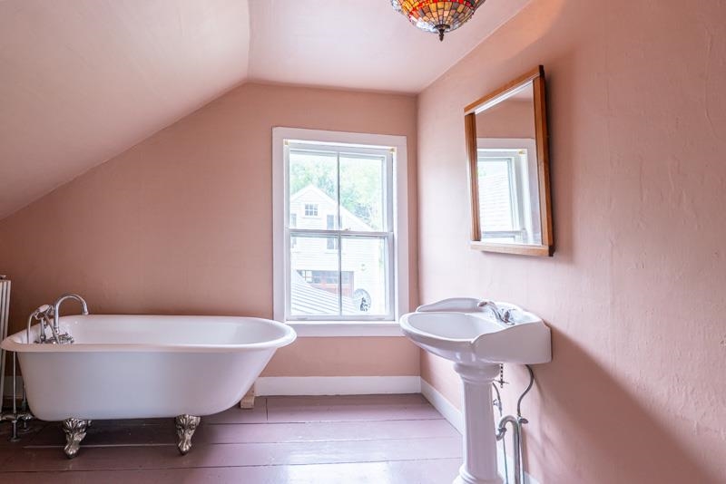 2nd Floor Bathroom