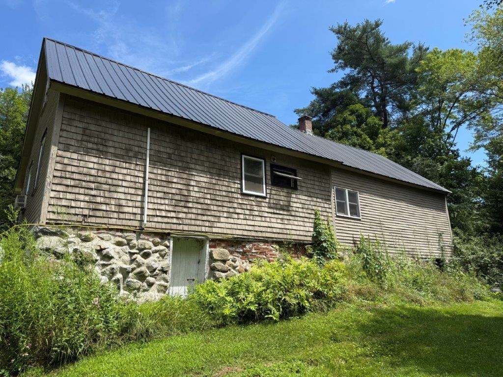 Rear Side Of House 23724972