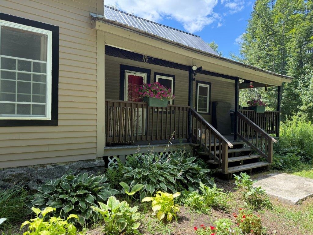 Covered Porch 23724967