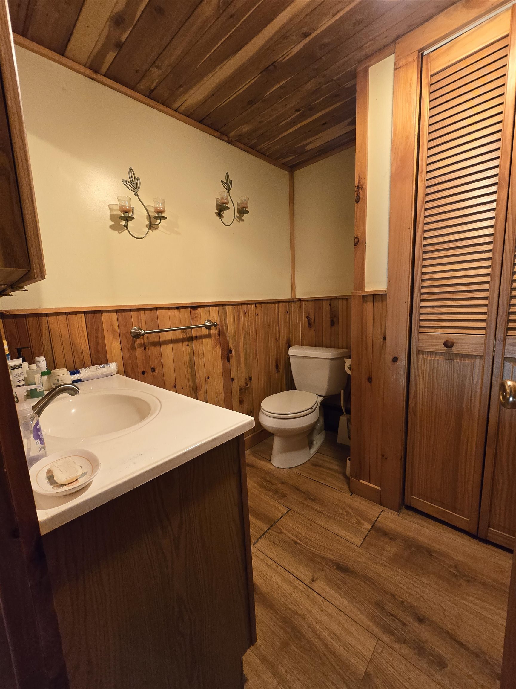 3rd level half bath