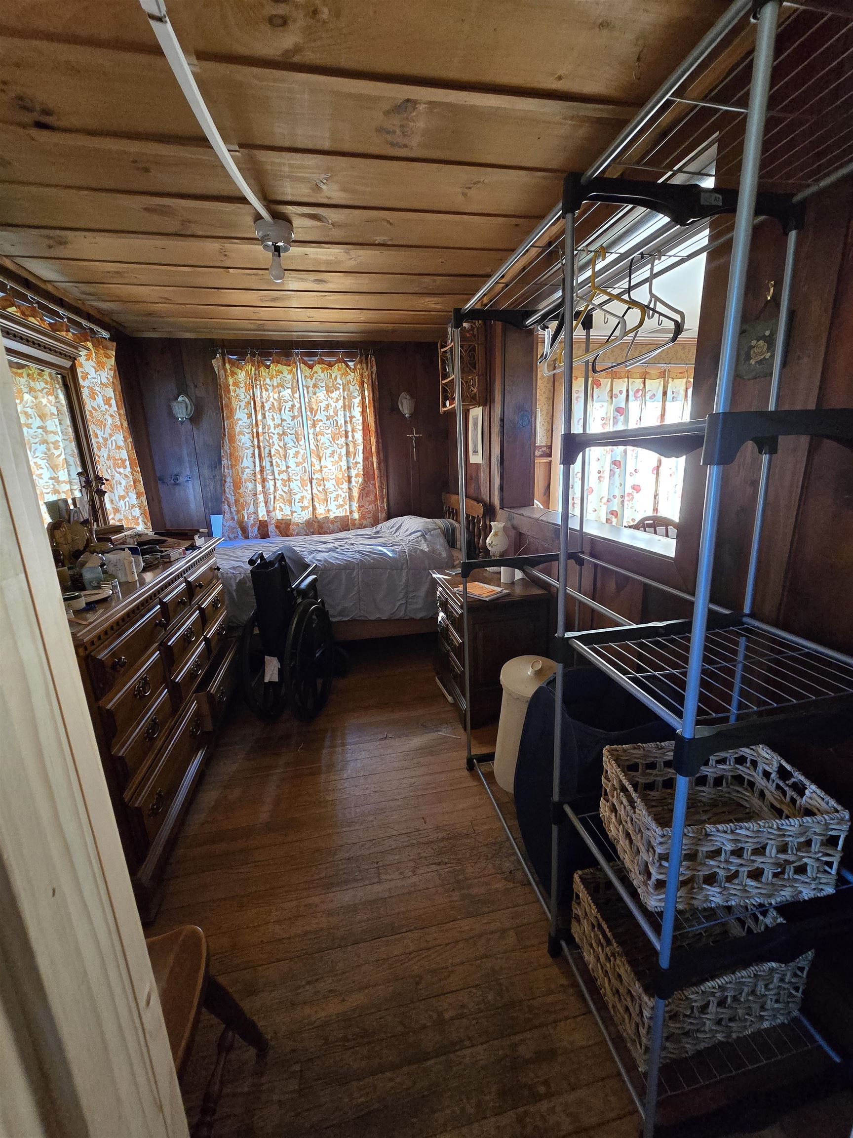 Sunporch currently used for 1st f1 bedroom