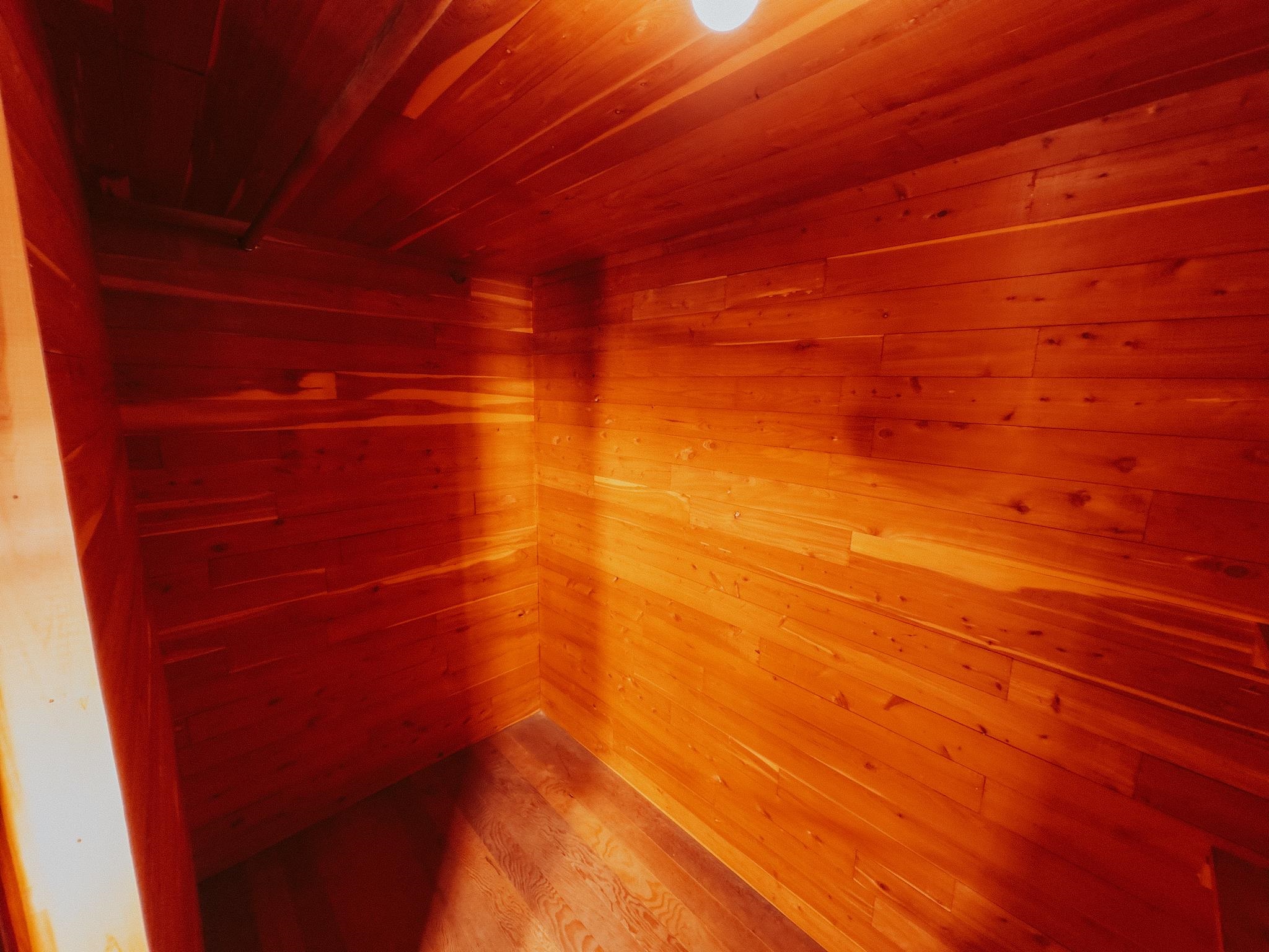Cedar Closet 23783524