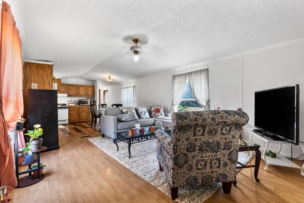 Photo 8 of 25