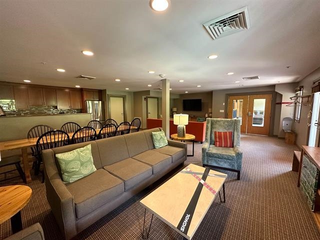 Owner Lounge