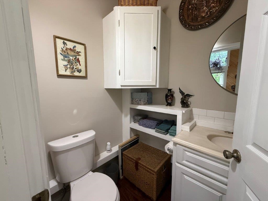 1/2 Bath 23789860