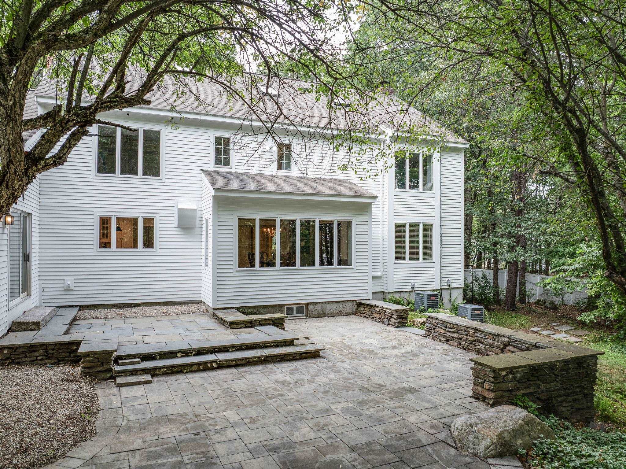 Extensive Hardscaping Patio