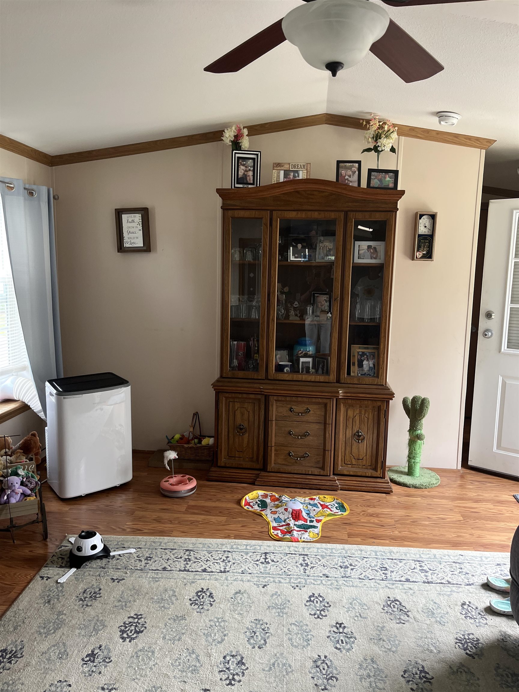 Photo 11 of 33