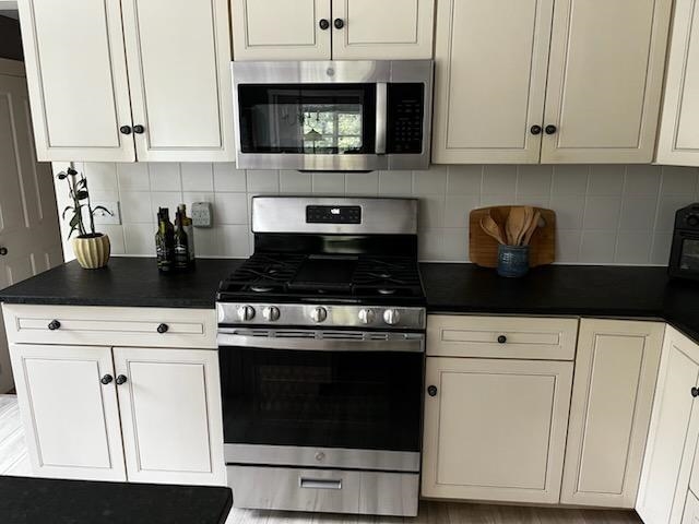 Brand New kitchen appliances  with soapstone countertops