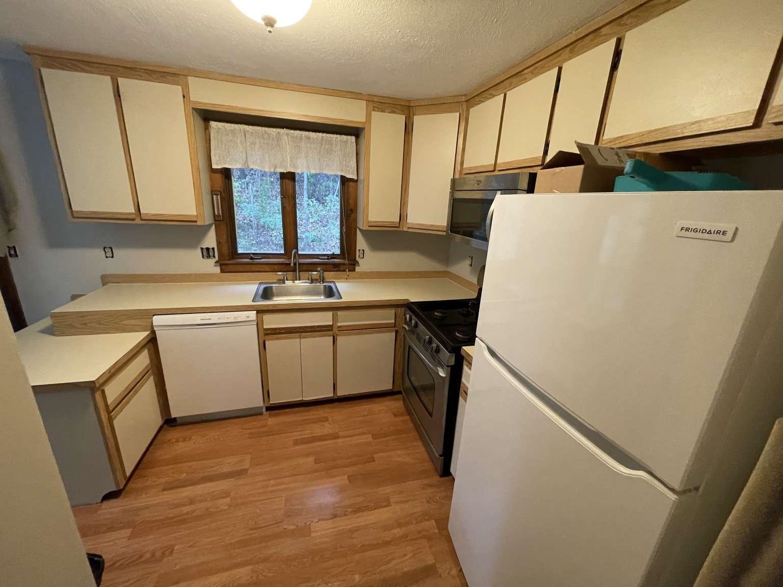 Photo 2 of 19