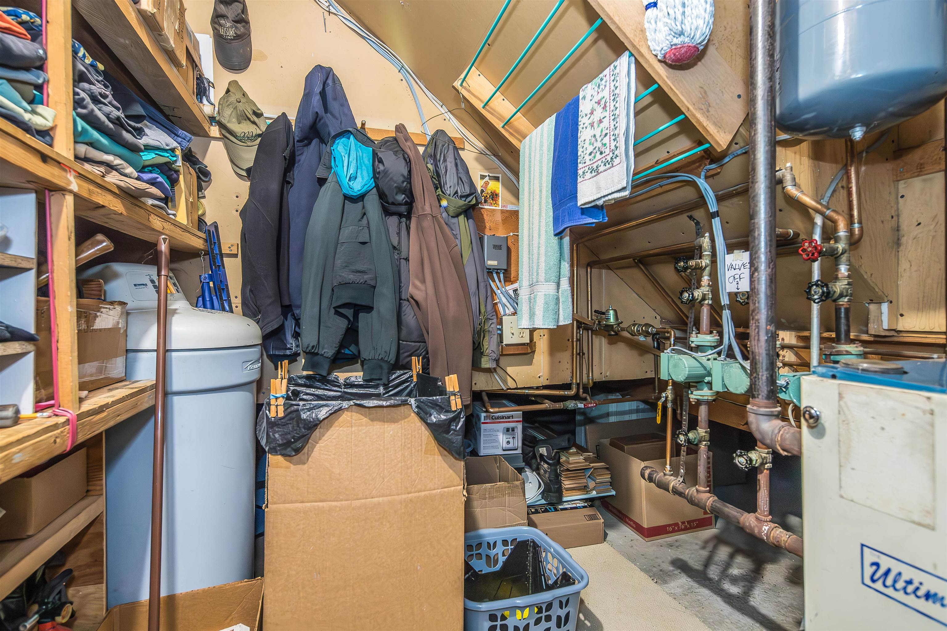 BASEMENT UTILITY AREA