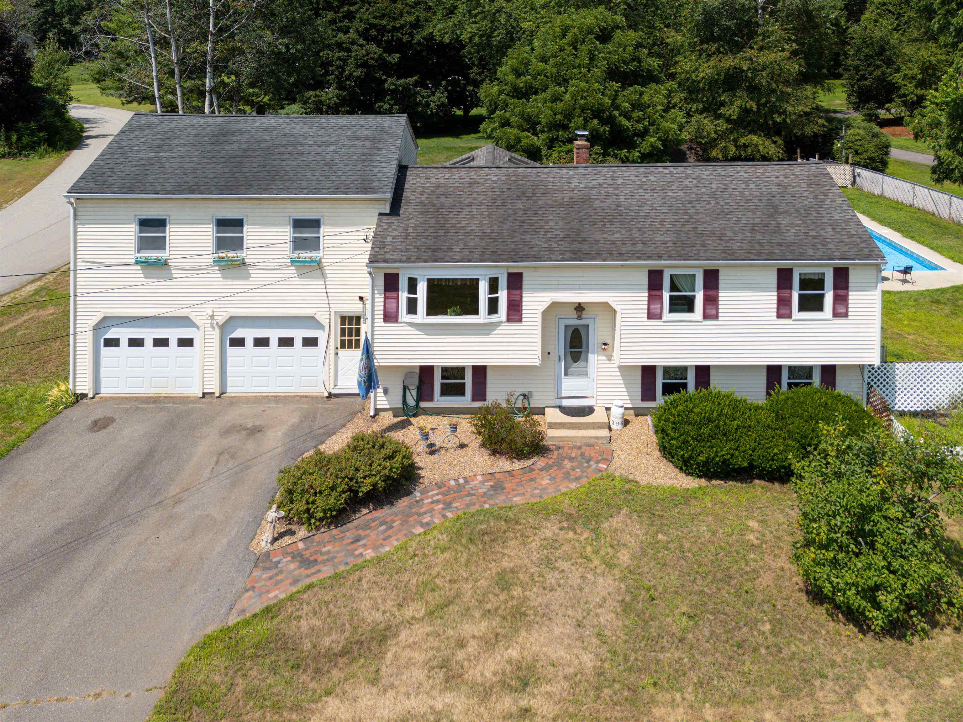 MLS 5055700: 396 Charles Bancroft Highway, Litchfield NH