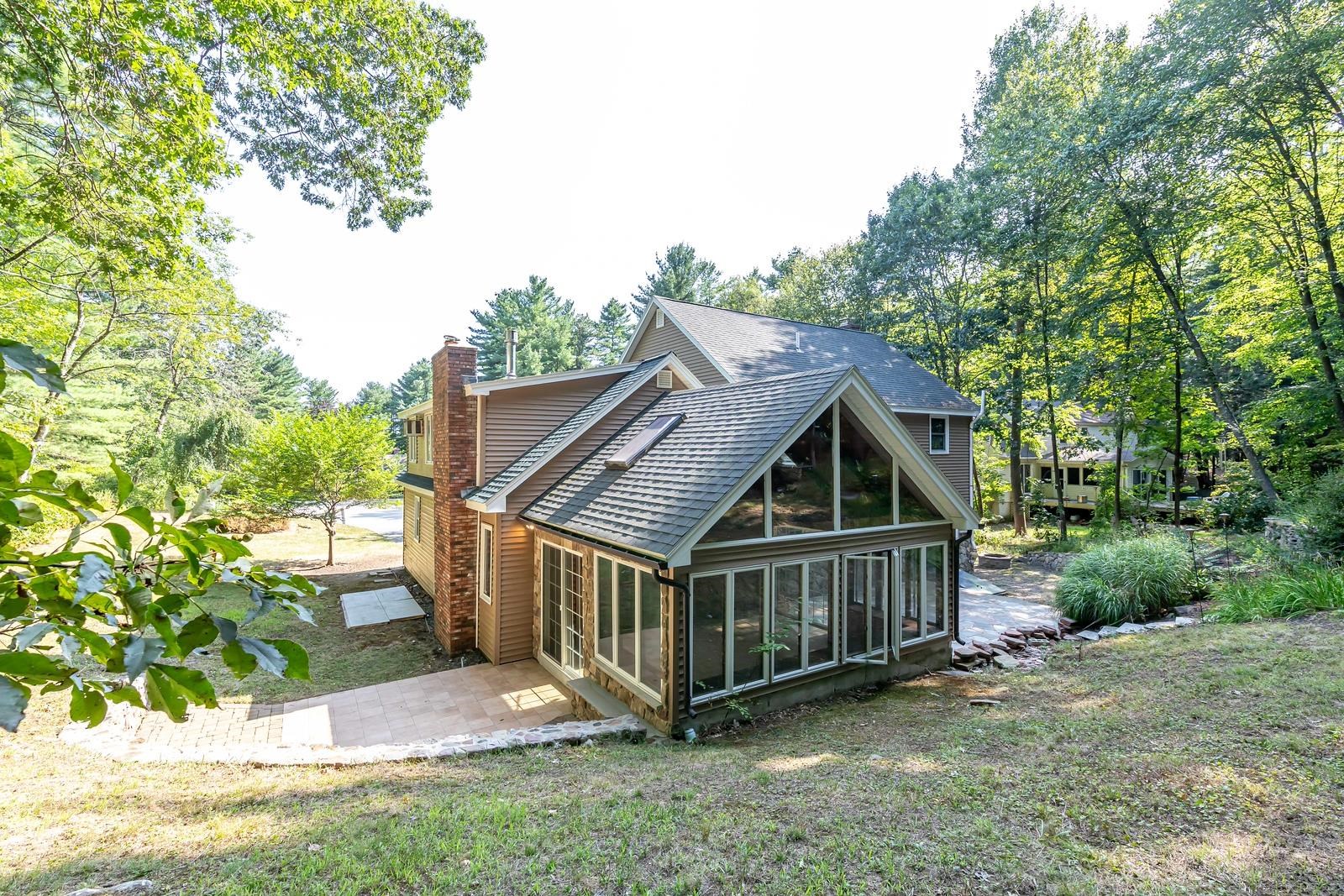 Homes for sale in Hudson, NH | 22 Old Coach Rd, Hudson, NH 03051 | MLS# 5055727