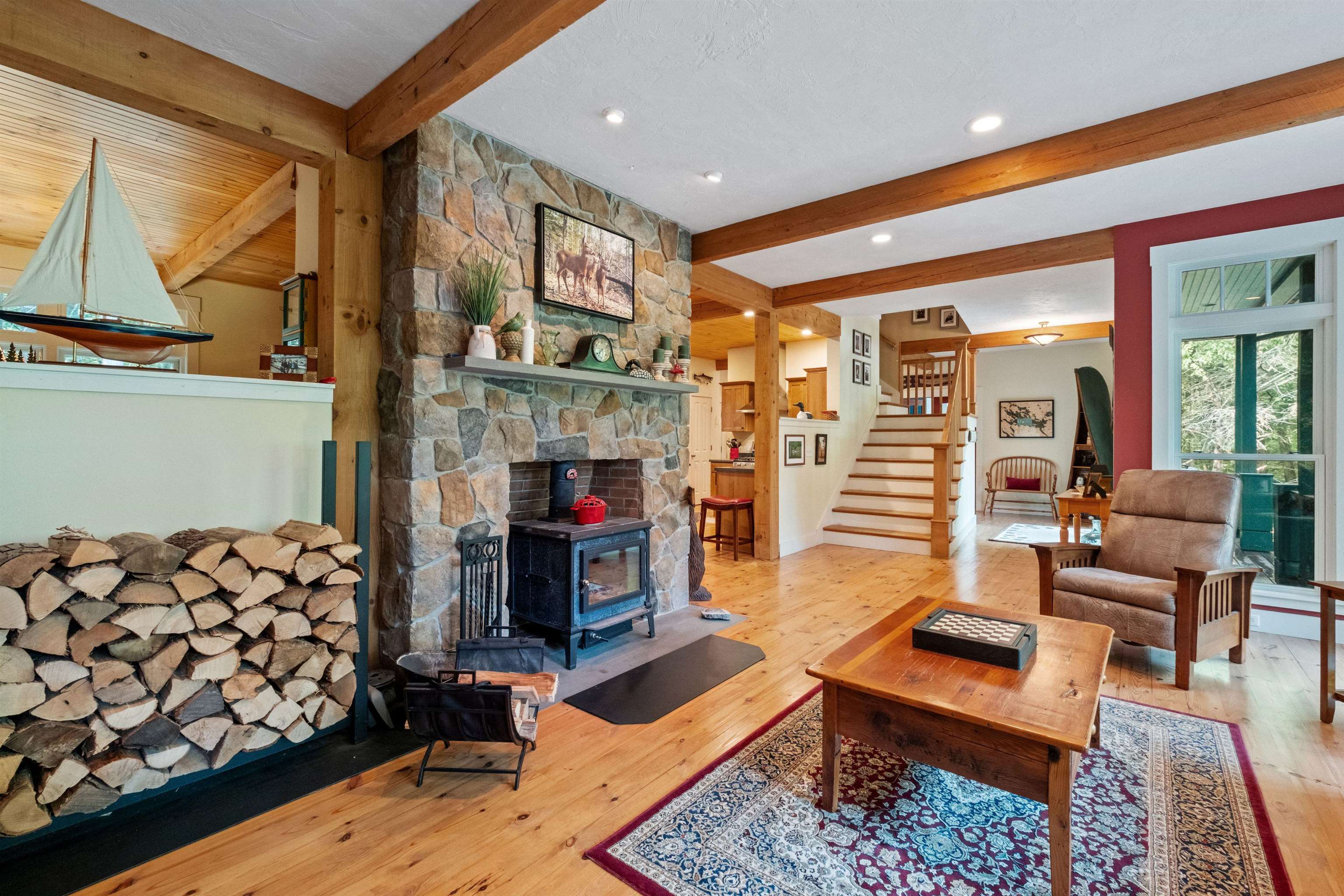 Spacious Living Room 23855700