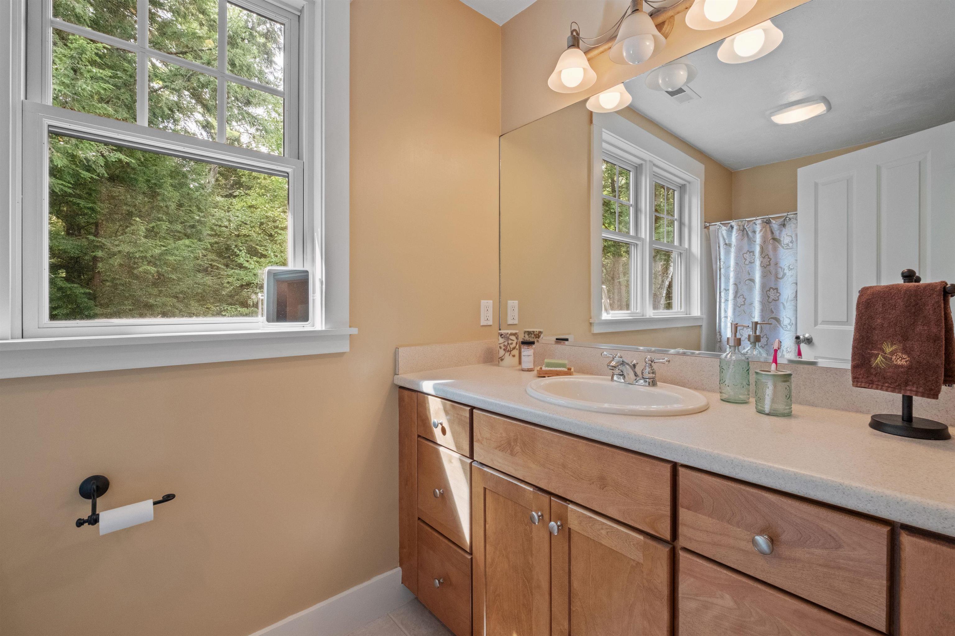 2nd Floor Bathroom 23855745