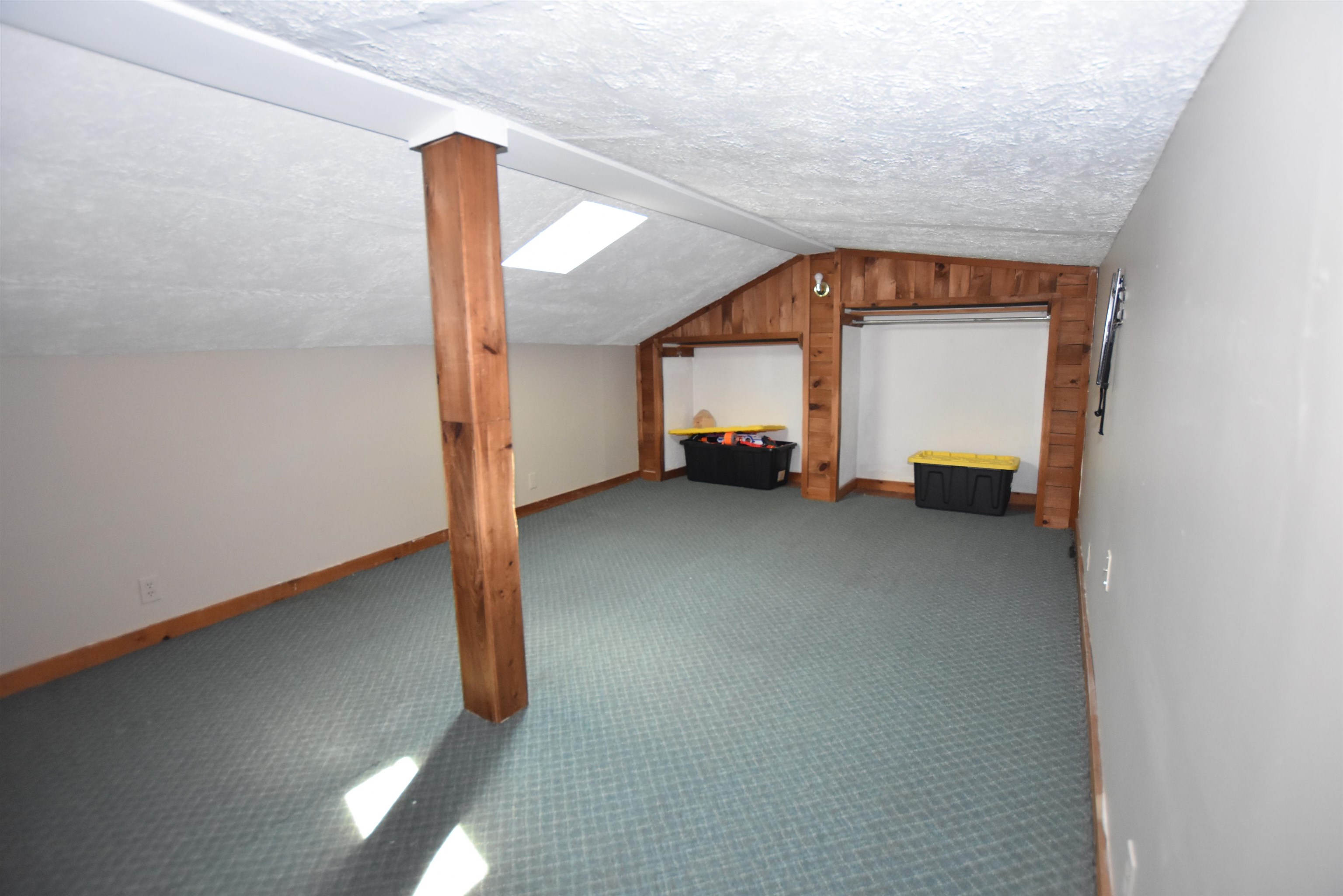 2nd bedroom floor loft area