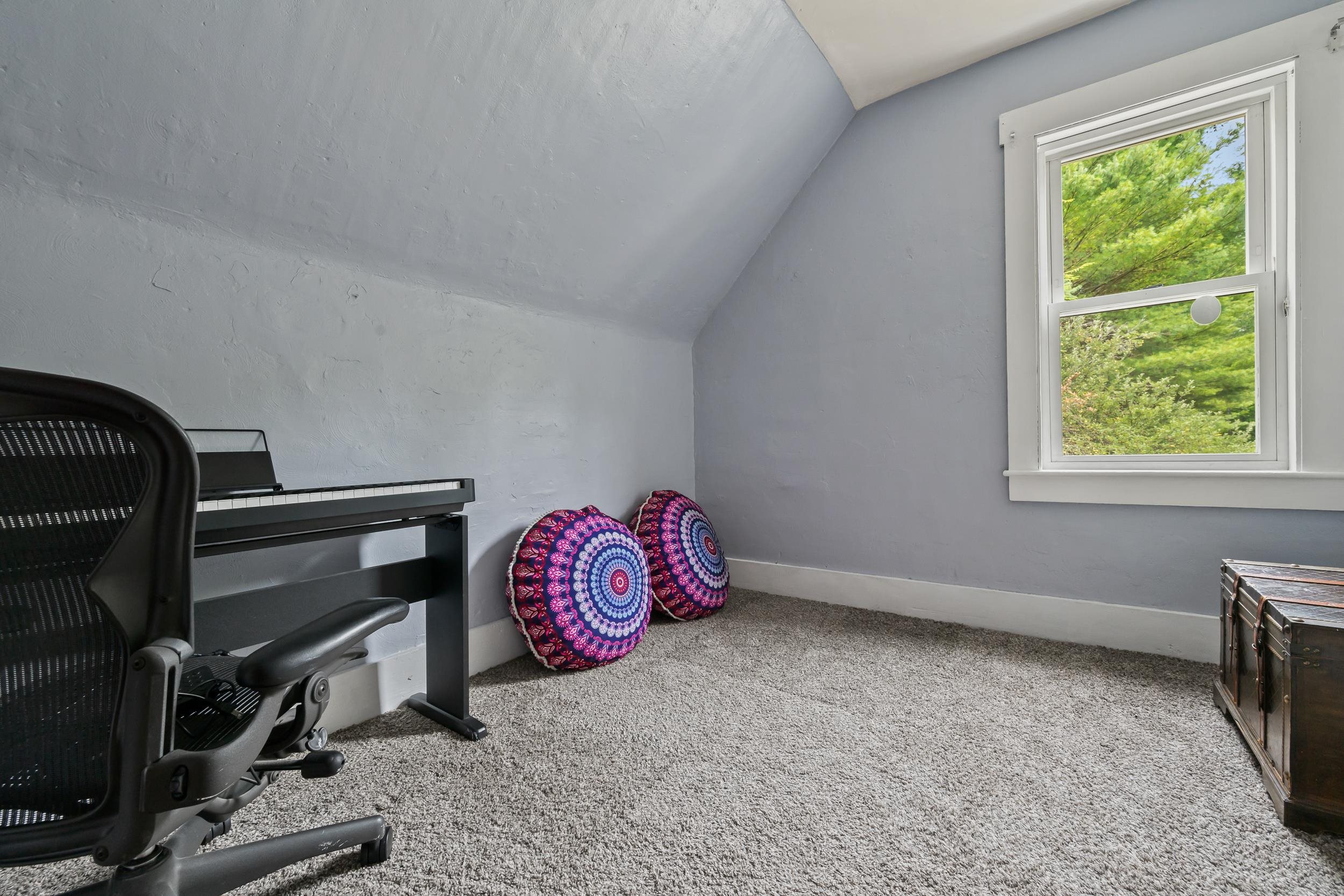 3rd bedroom upstairs