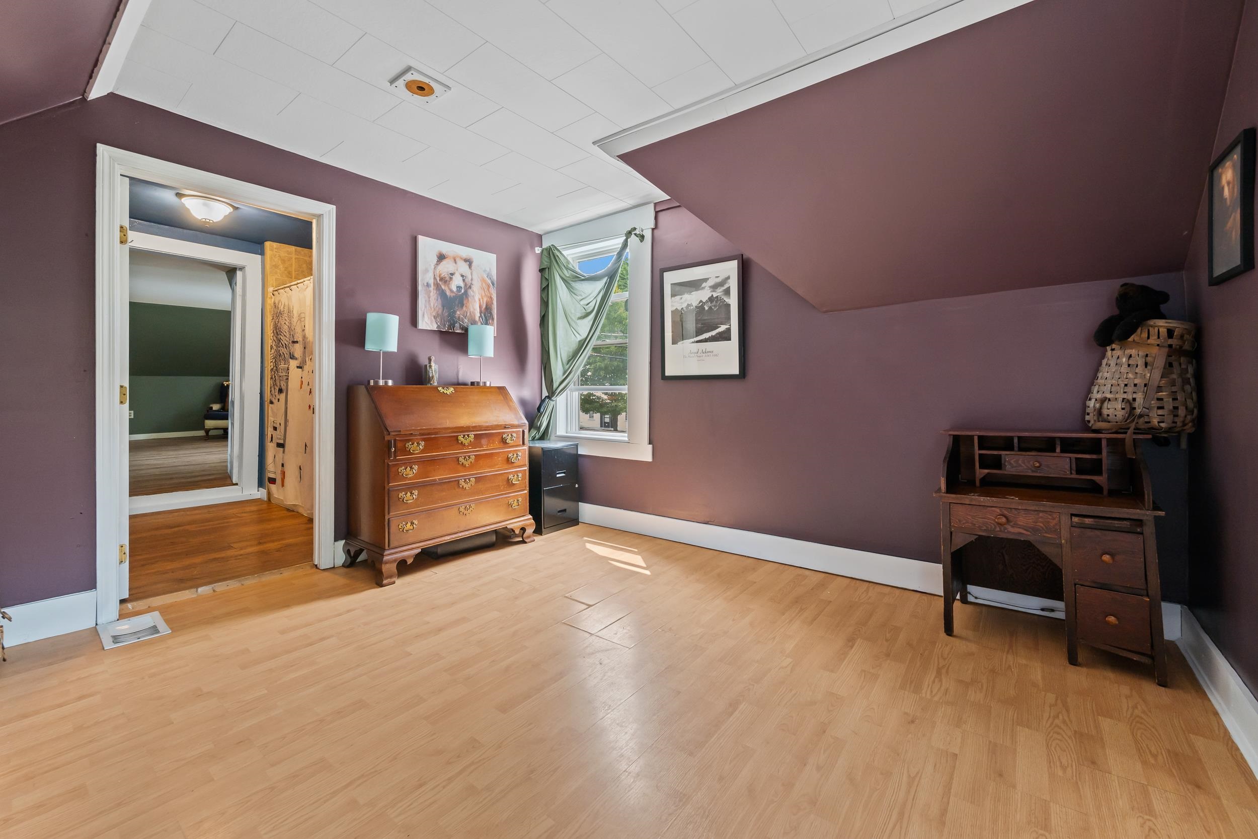 extra room upstairs, make it a gym, office, or playroom