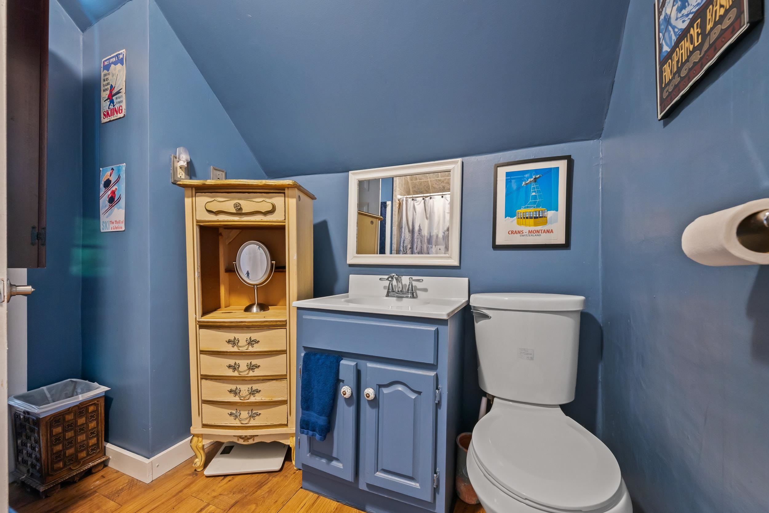 2nd Floor Bathroom