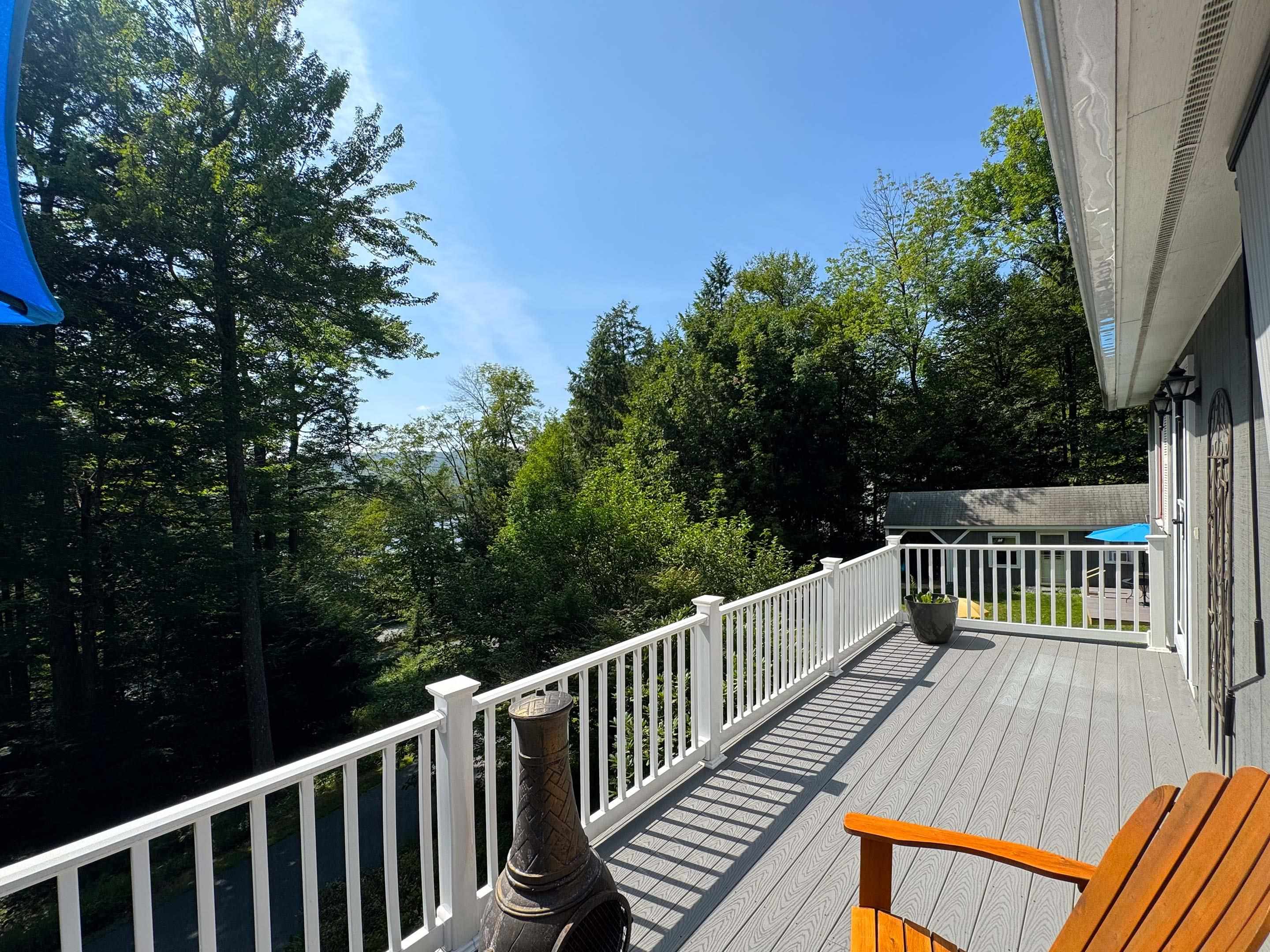 Balcony 23863687
