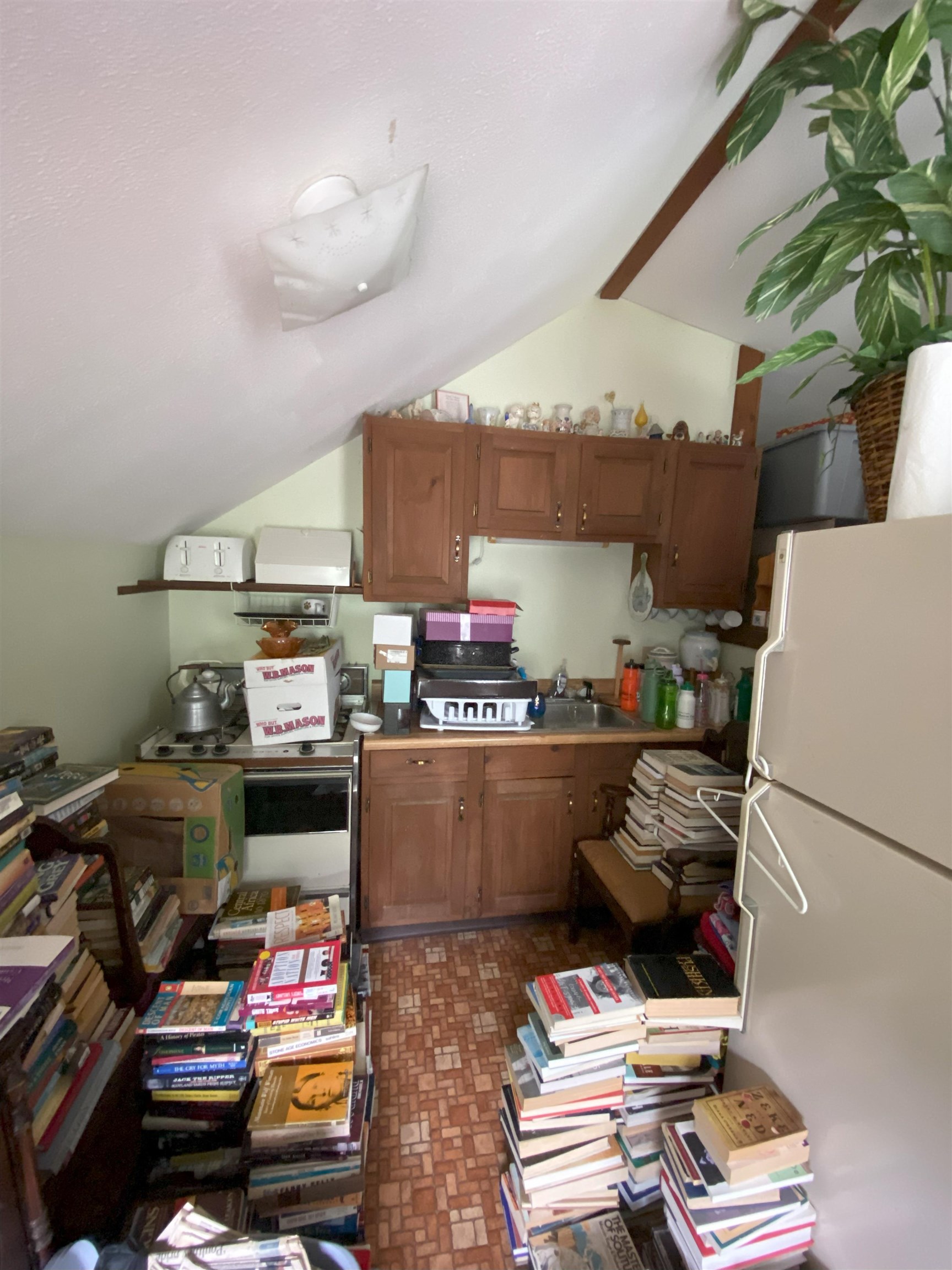 Apartment - Kitchen - Used for Storage