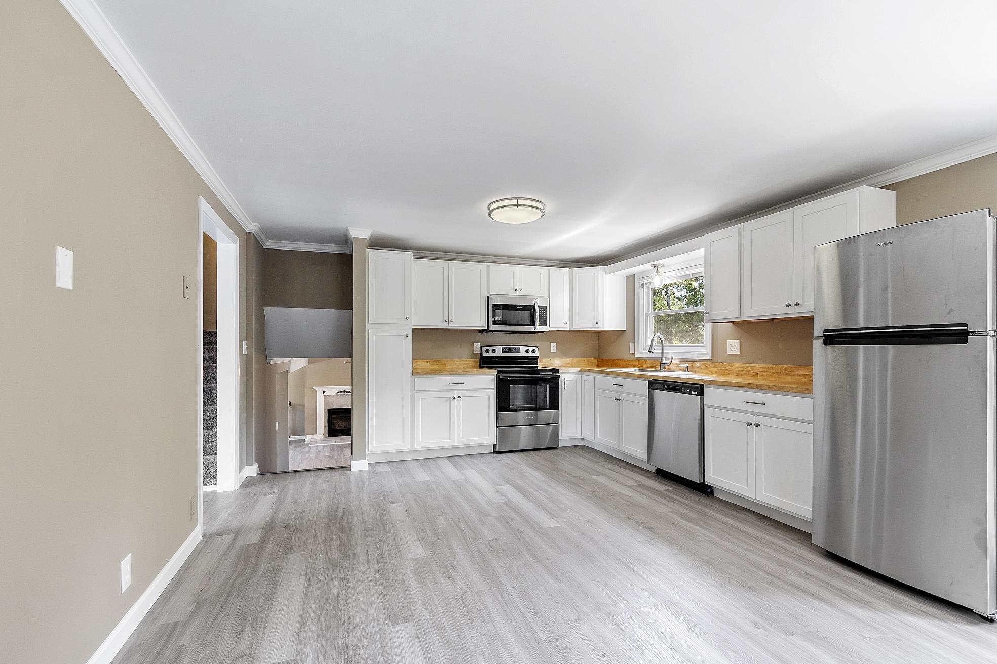Kitchen 23870722