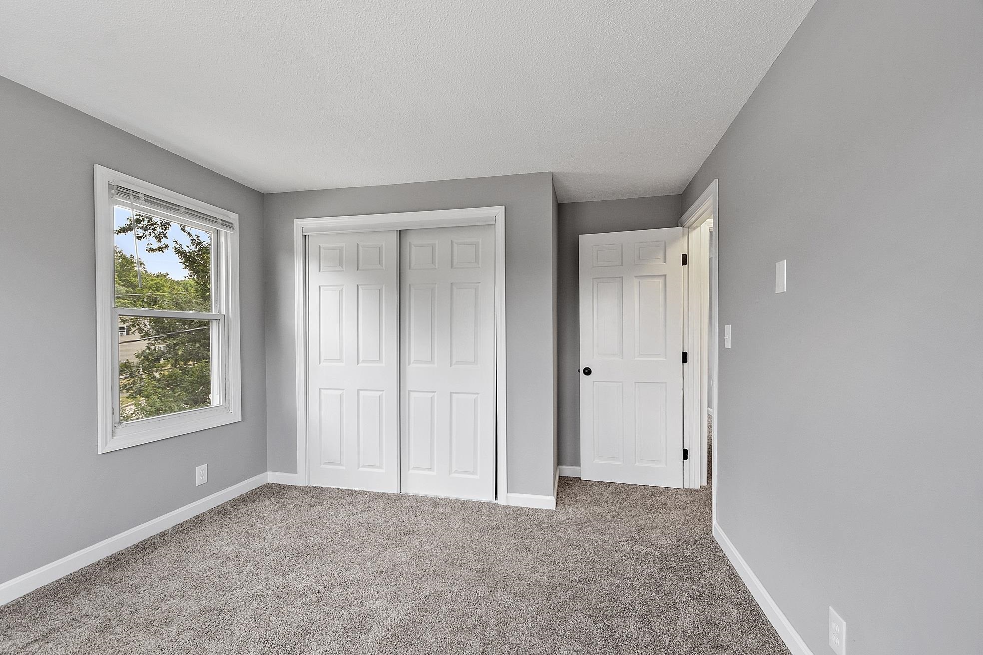 Bedroom 23870720