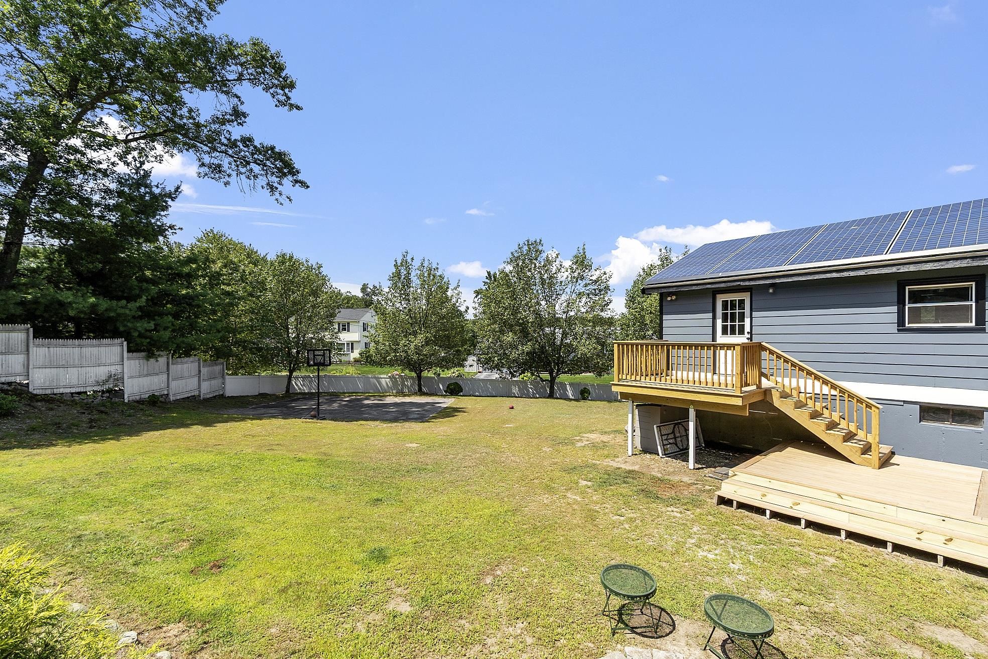 Back yard 23870670