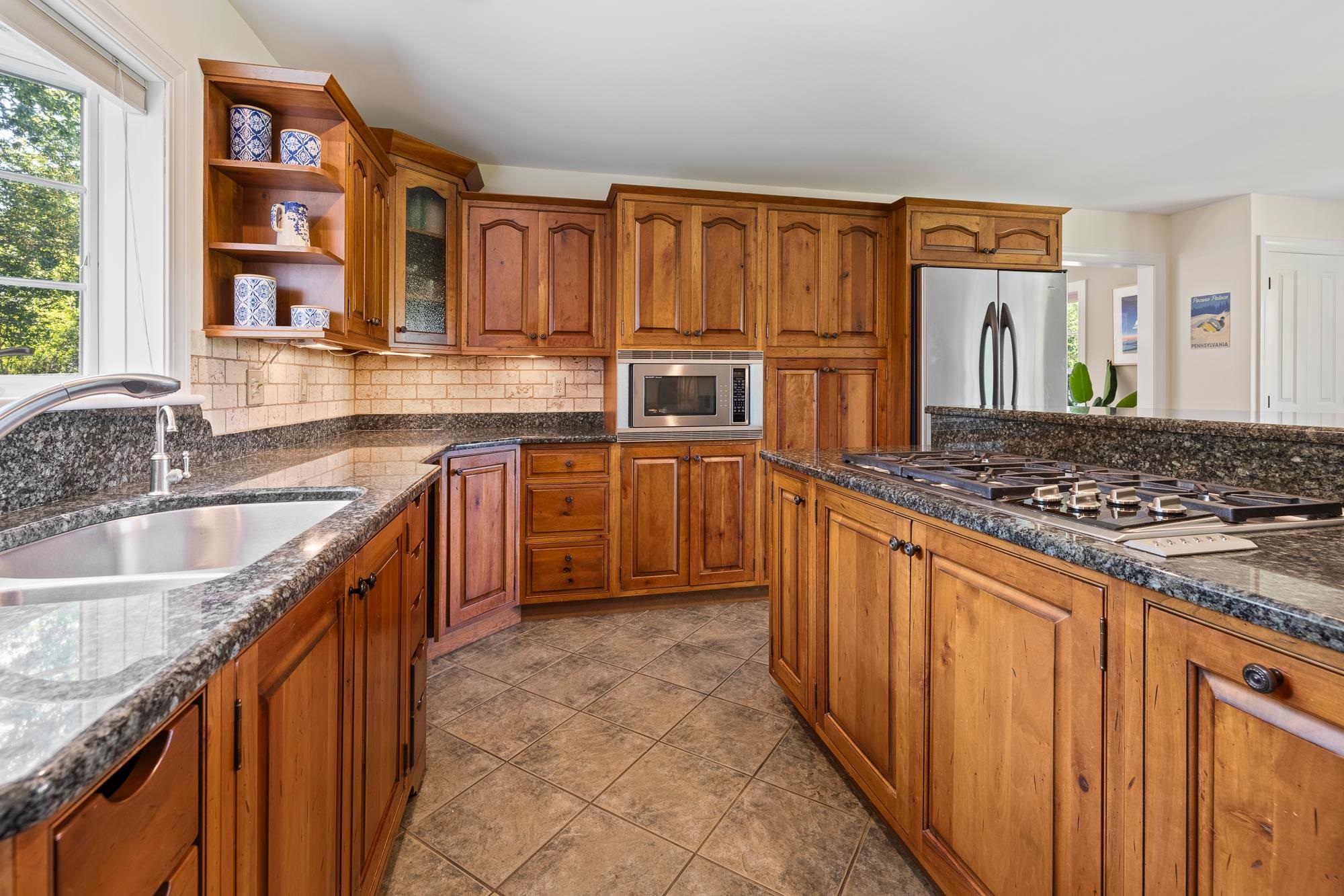 Great counter space 23885117