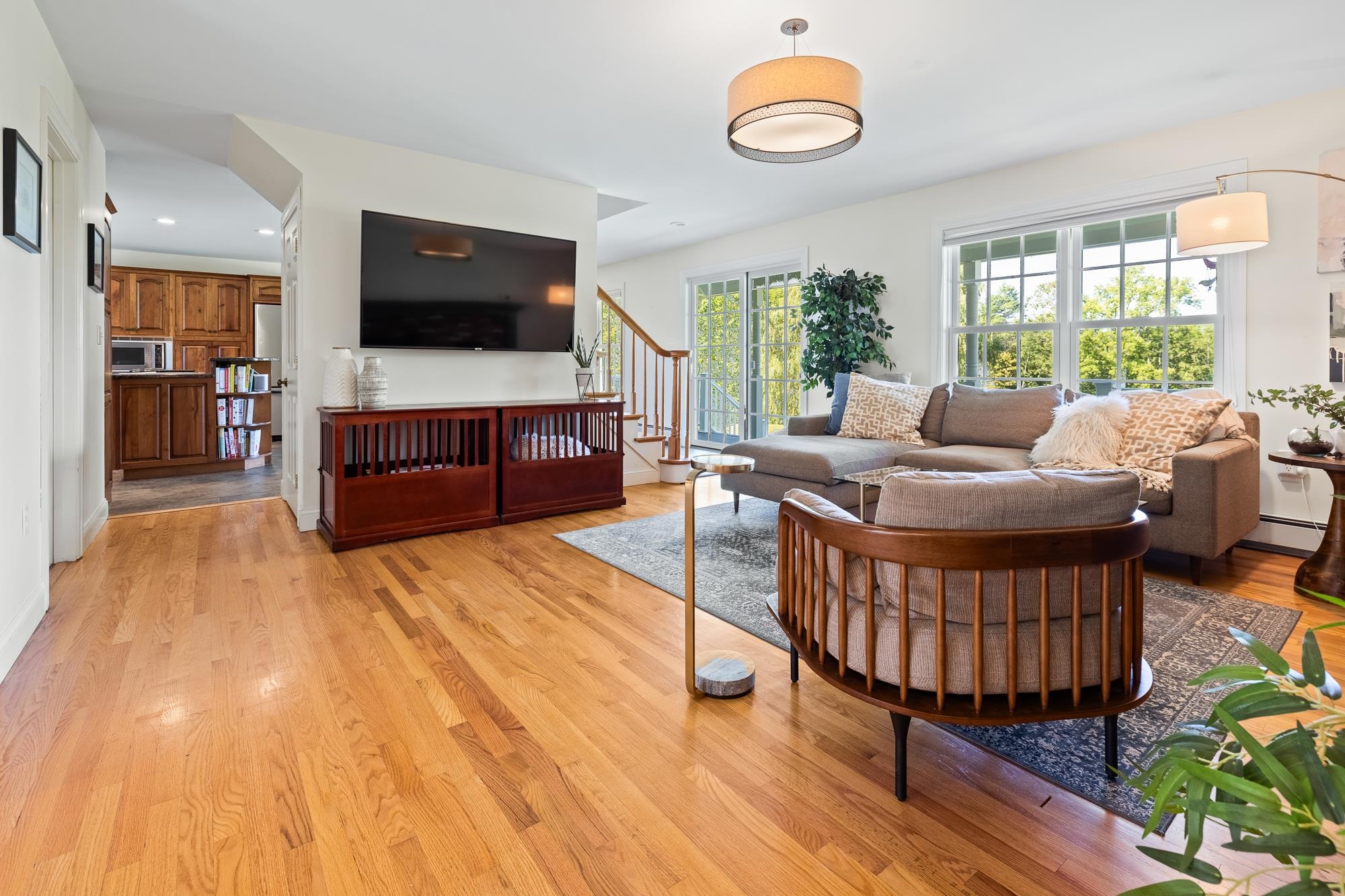 Family Room 23885122