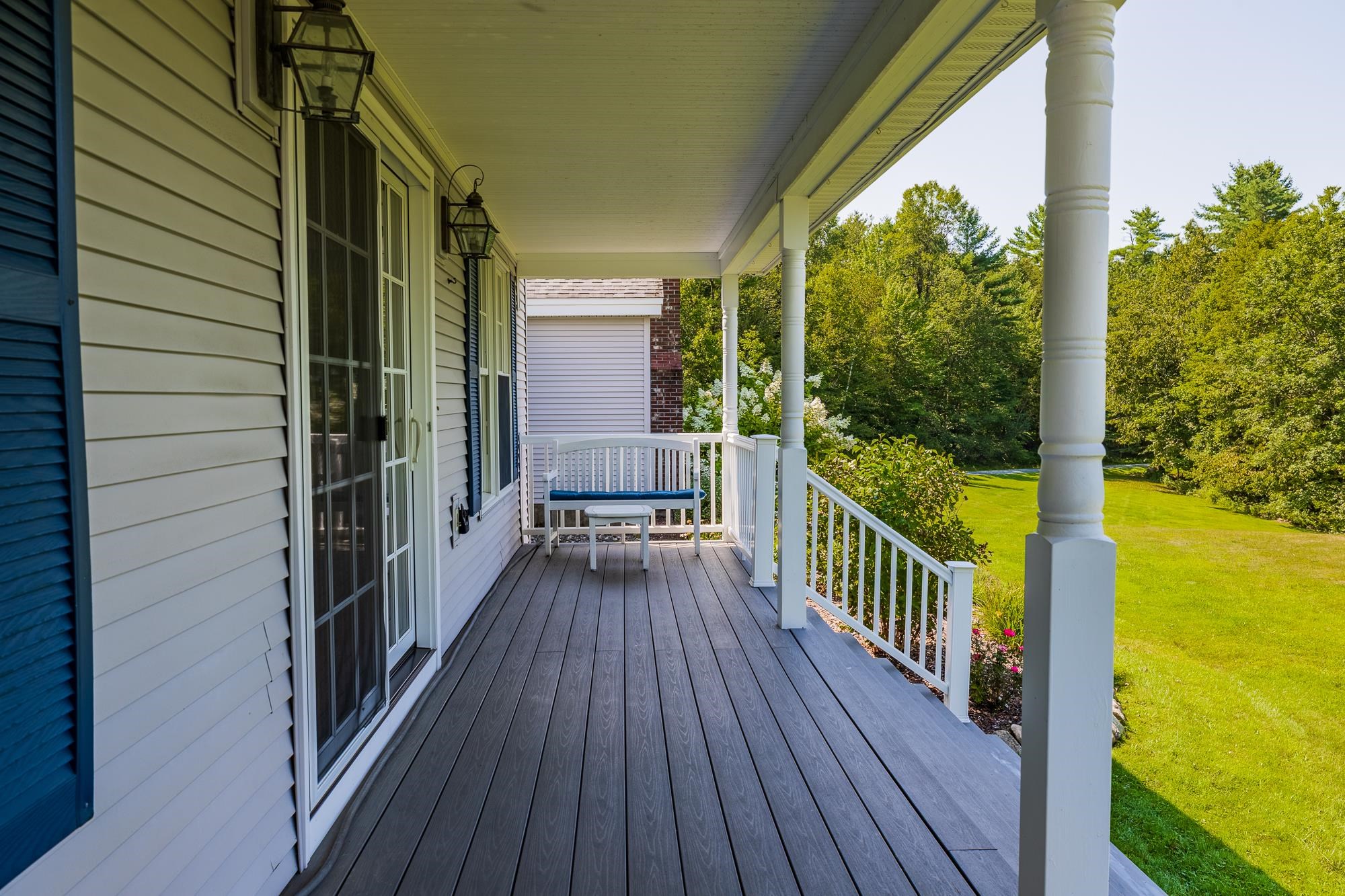 Porch 23885149