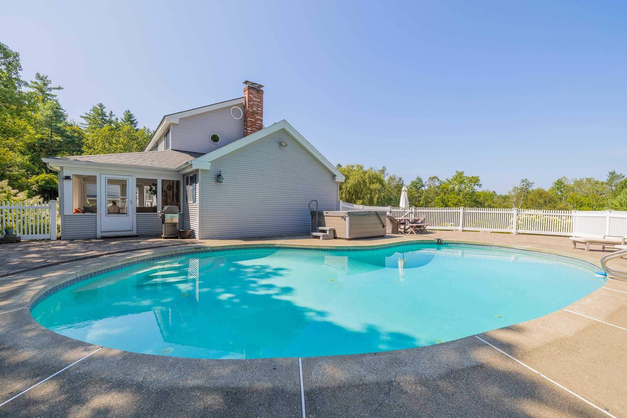 Pool 23885144