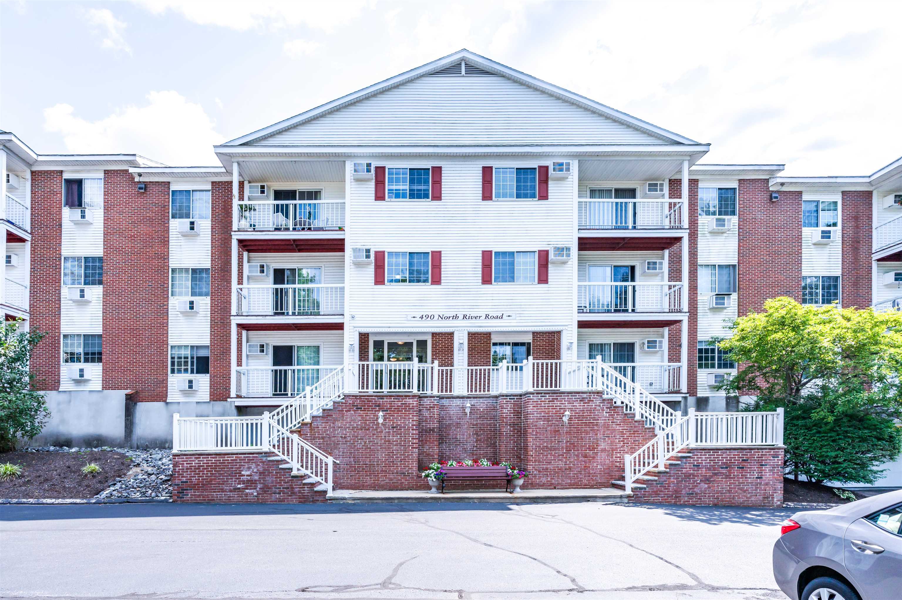 MANCHESTER NH Condo for sale $$269,900 | $285 per sq.ft.