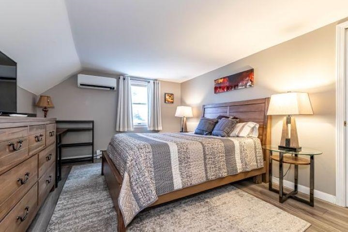 second bed room  upstairs