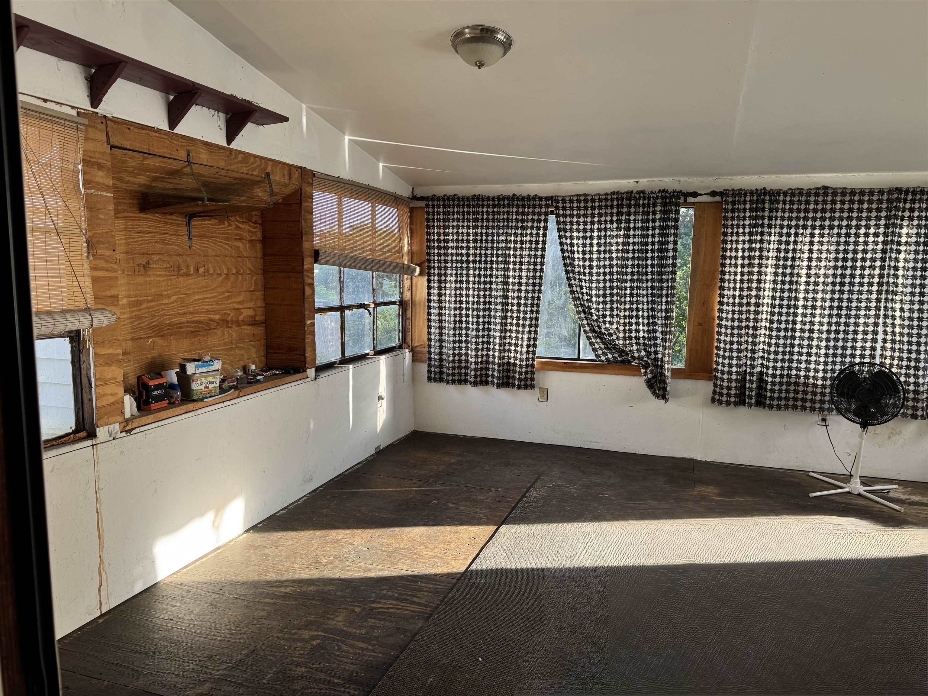 3 season room