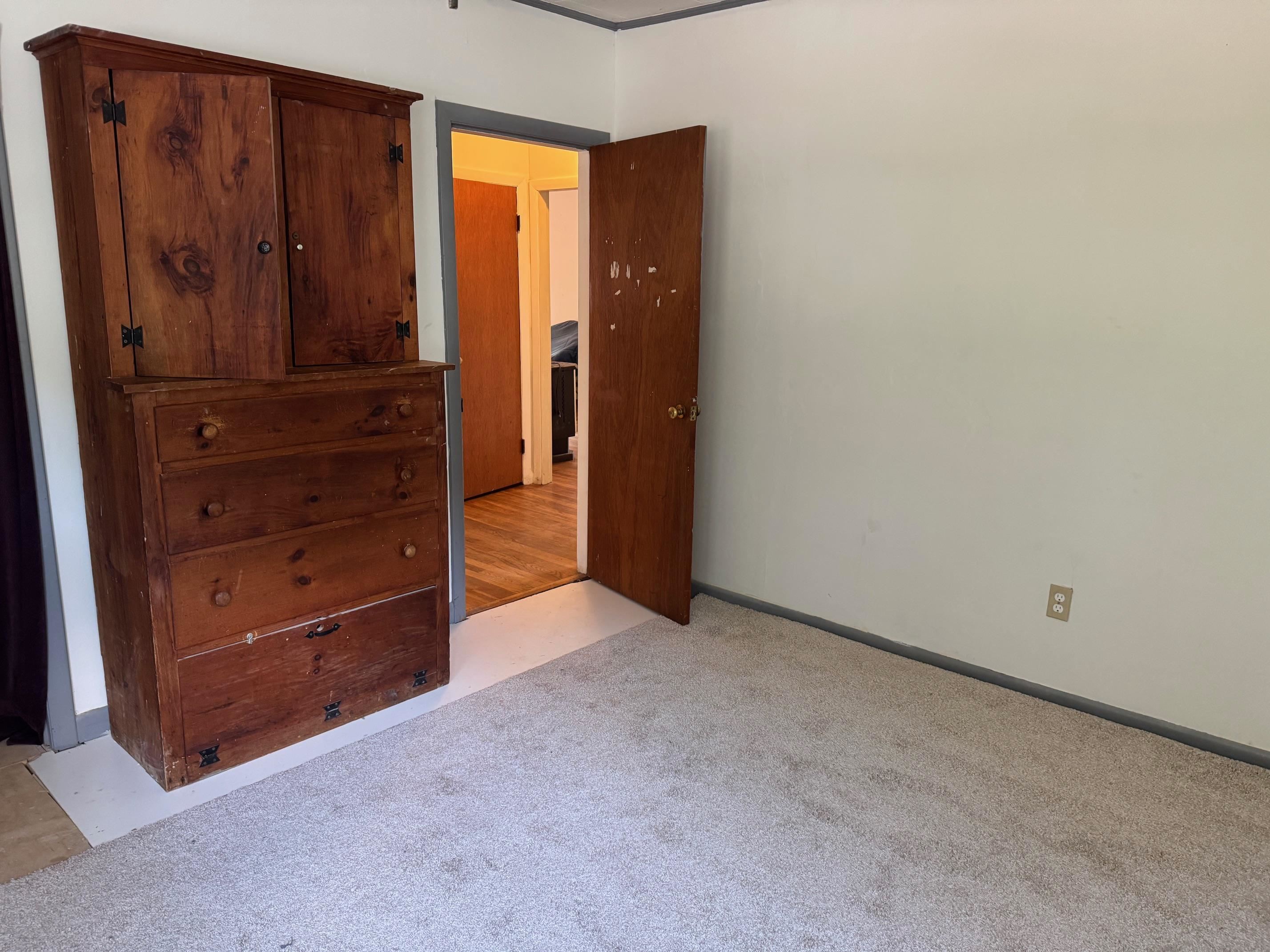 2nd bedroom upstairss