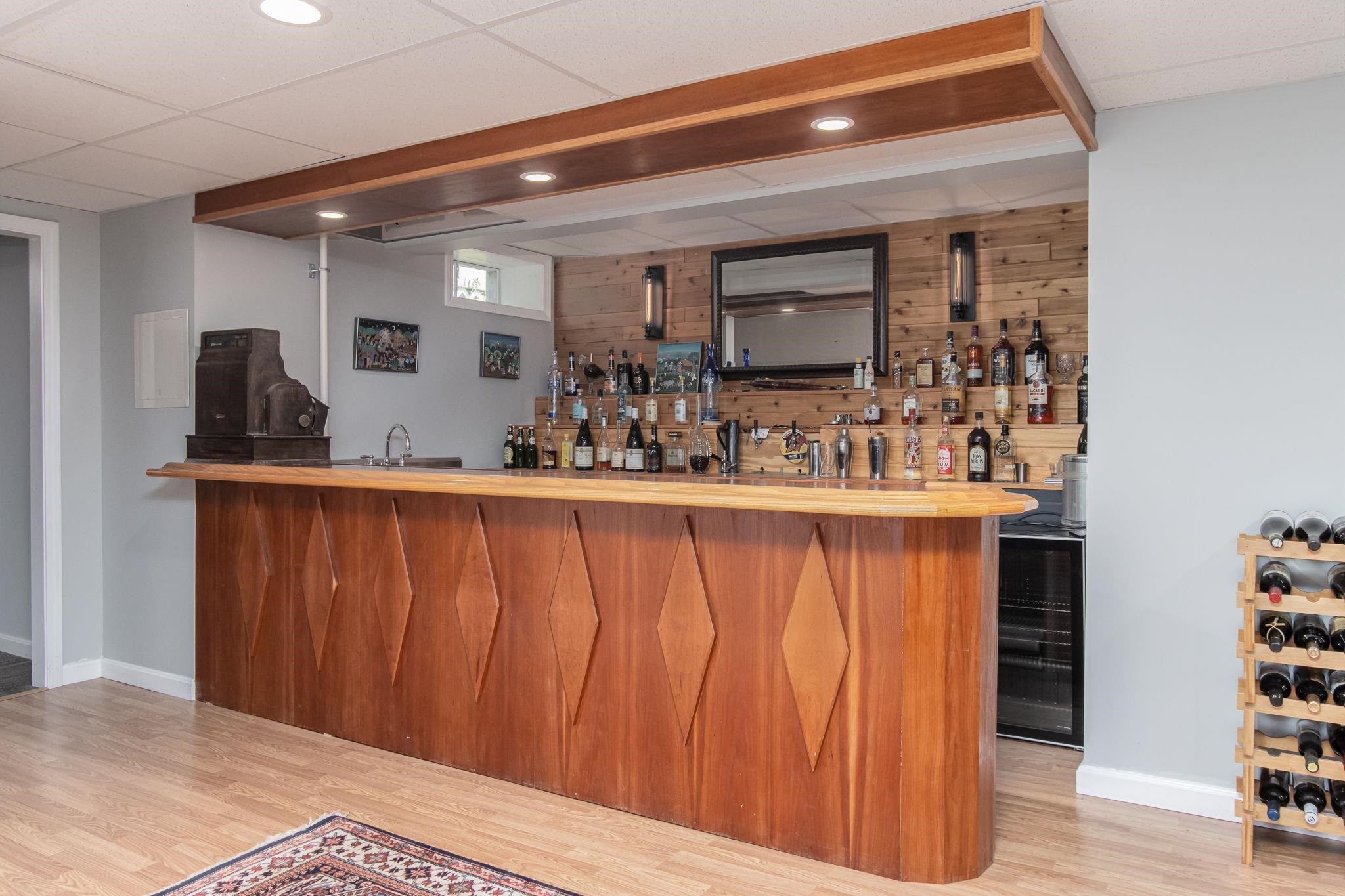 Terrific wet bar